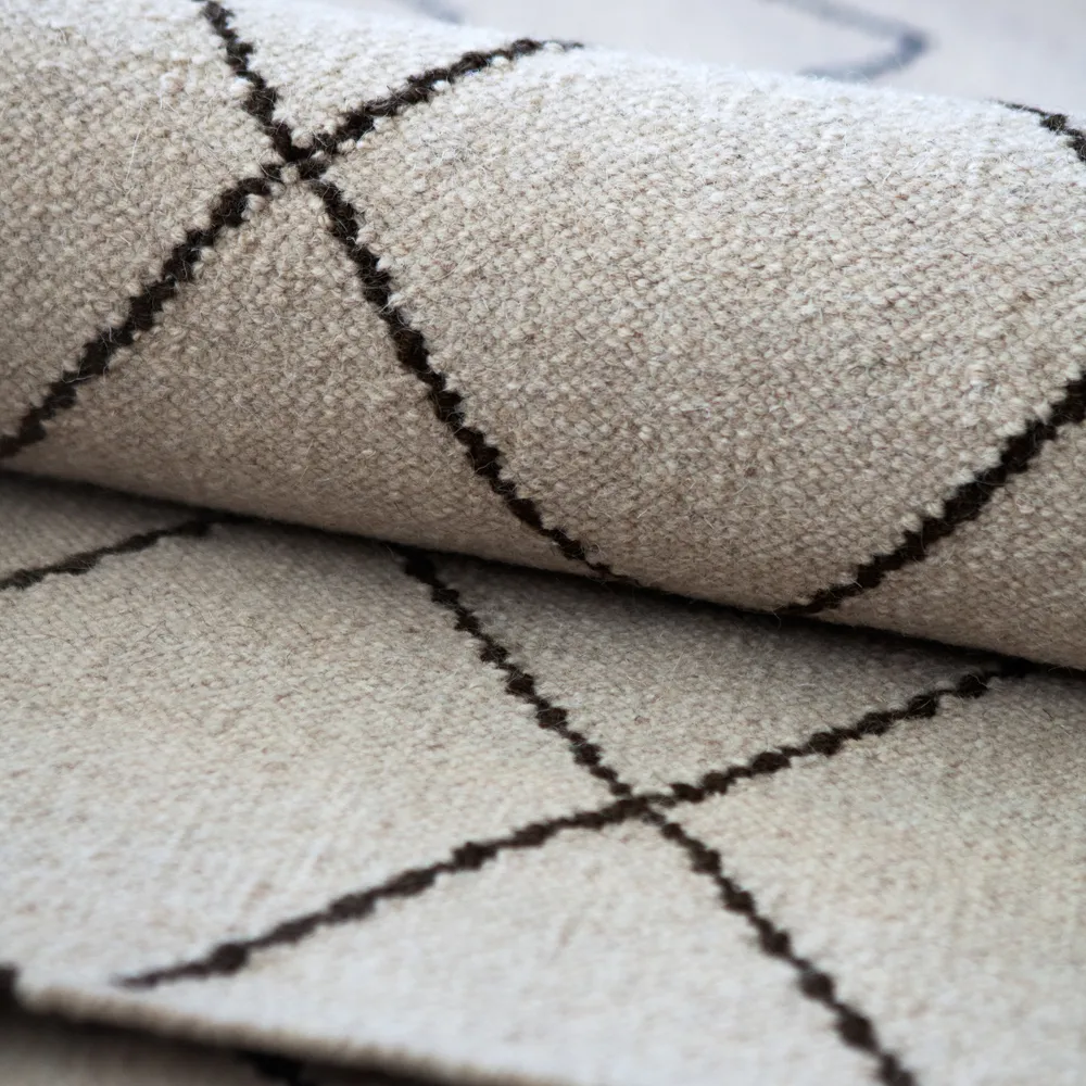 Tapis Diamond, Dark grey/off white-230x336 cm Chhatwal & Jonsson