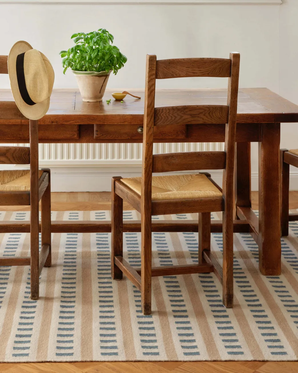 Tapis en laine Ladakh, Off white-l. beige-heaven blue, 230x320 cm Chhatwal & Jonsson