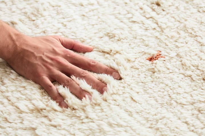 Tapis Ravi 230x320 cm, Blanc cassé-orange Chhatwal & Jonsson