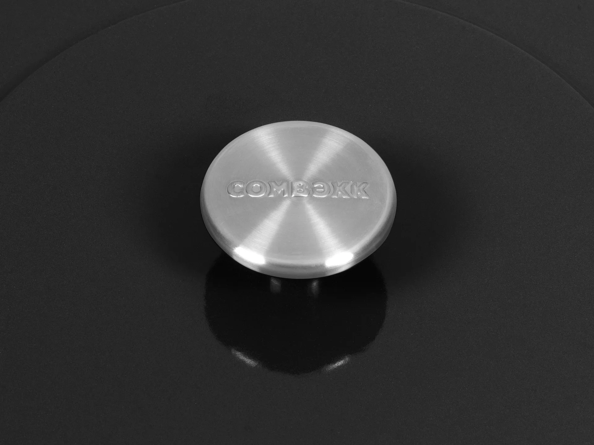 Cocotte Combekk Enameled en fonte émaillée Ø24 cm, Black Combekk