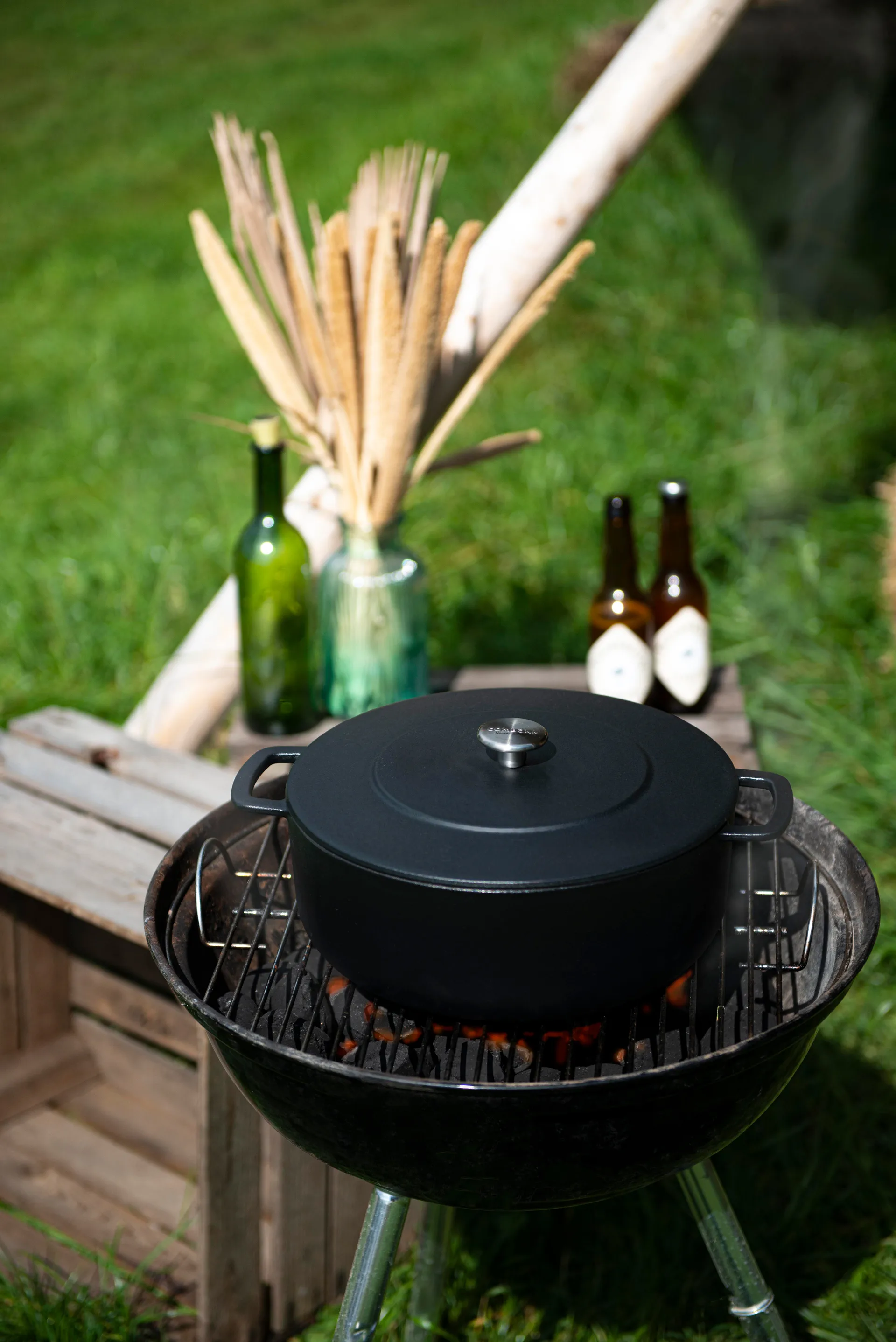 Cocotte Combekk Enameled en fonte émaillée Ø28 cm, Black Combekk