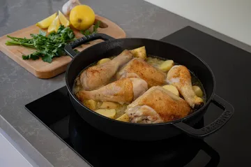 Sauteuse Combekk Enameled en fonte émaillée Ø28 cm - Black-silver knob - Combekk