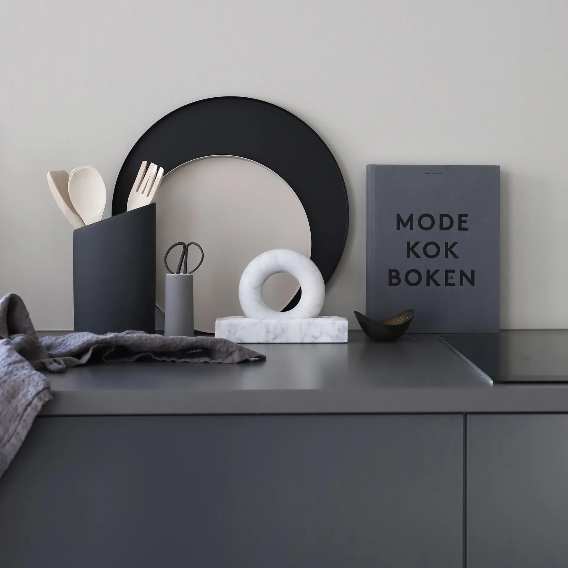 Plateau rond Cooee 40 cm, noir Cooee Design