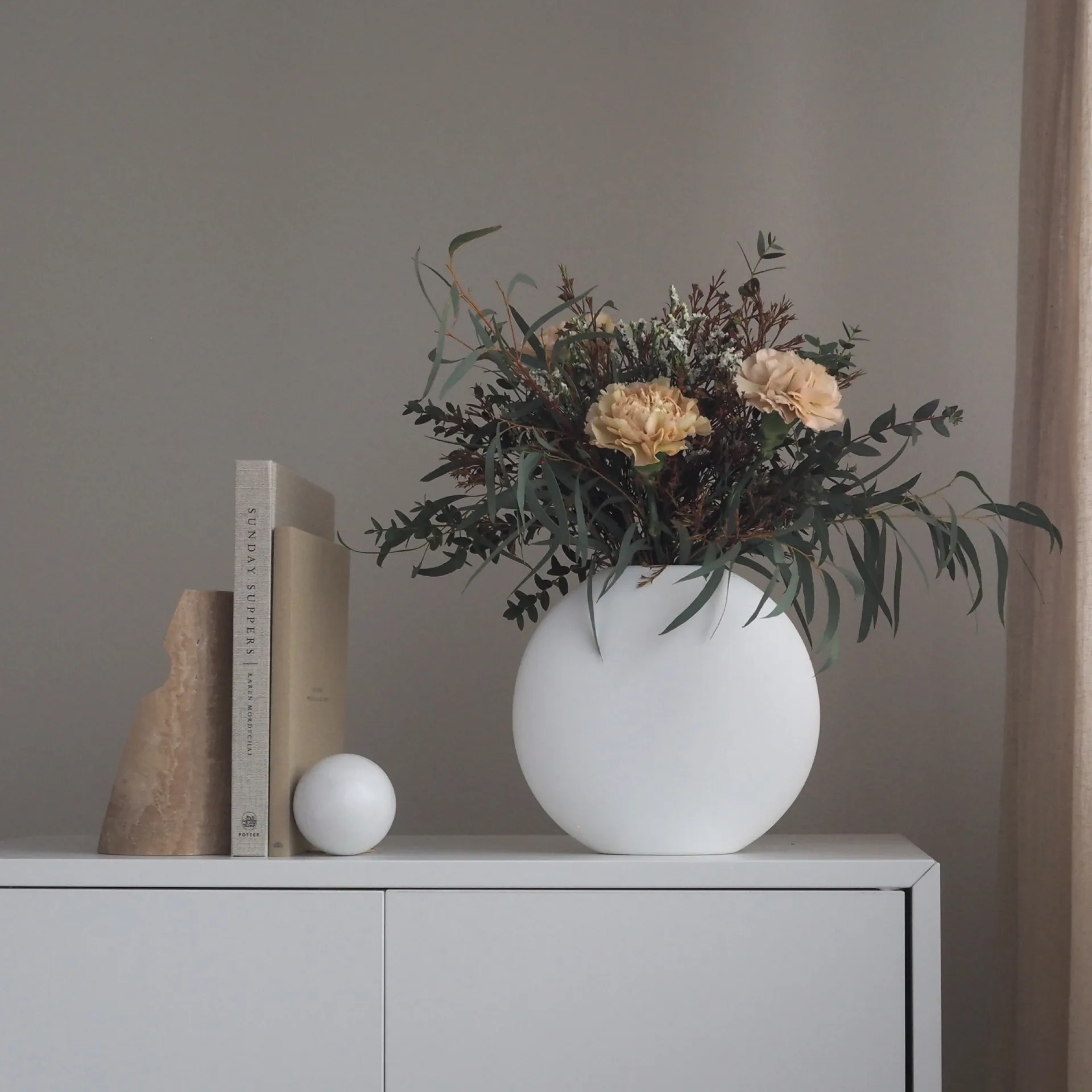 Support de livre Shoulder, Travertine Cooee Design