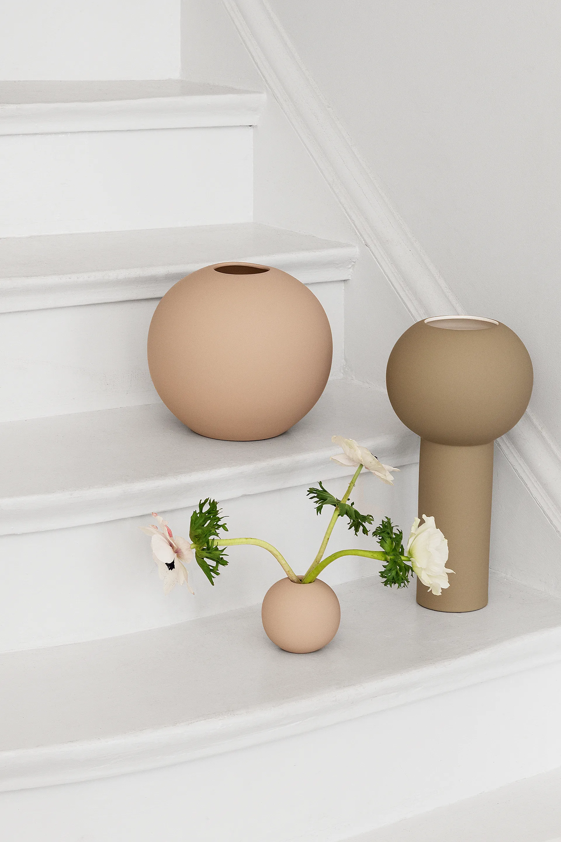 Vase Ball blush, 8 cm Cooee Design