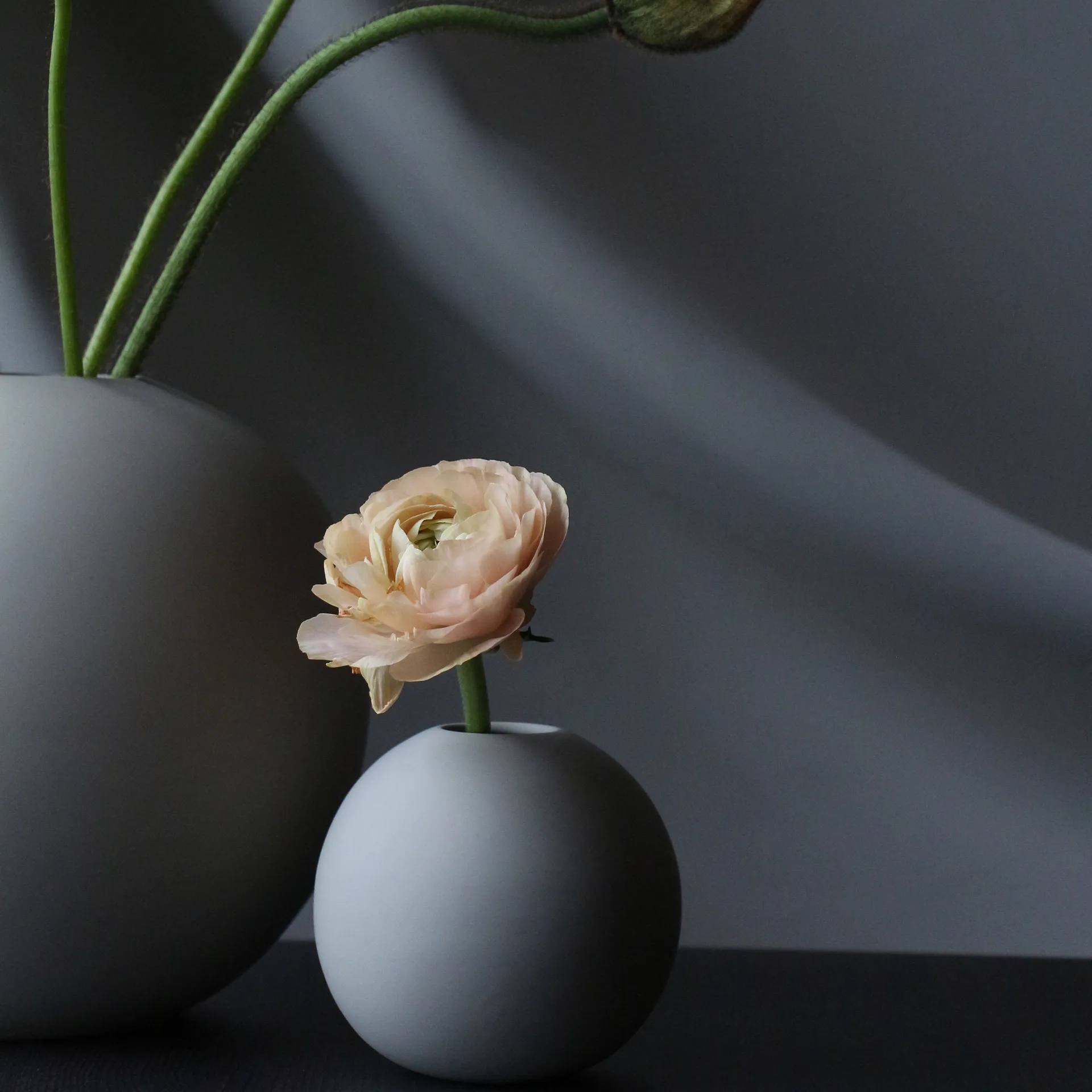 Vase Ball gris, 8 cm Cooee Design