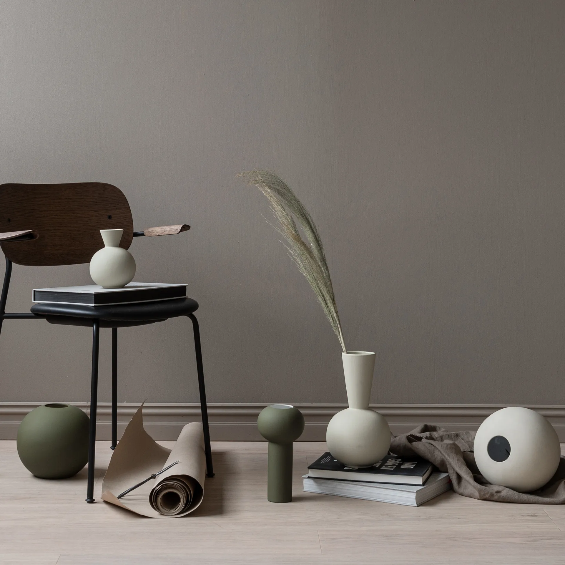 Vase Ball olive, 20 cm Cooee Design