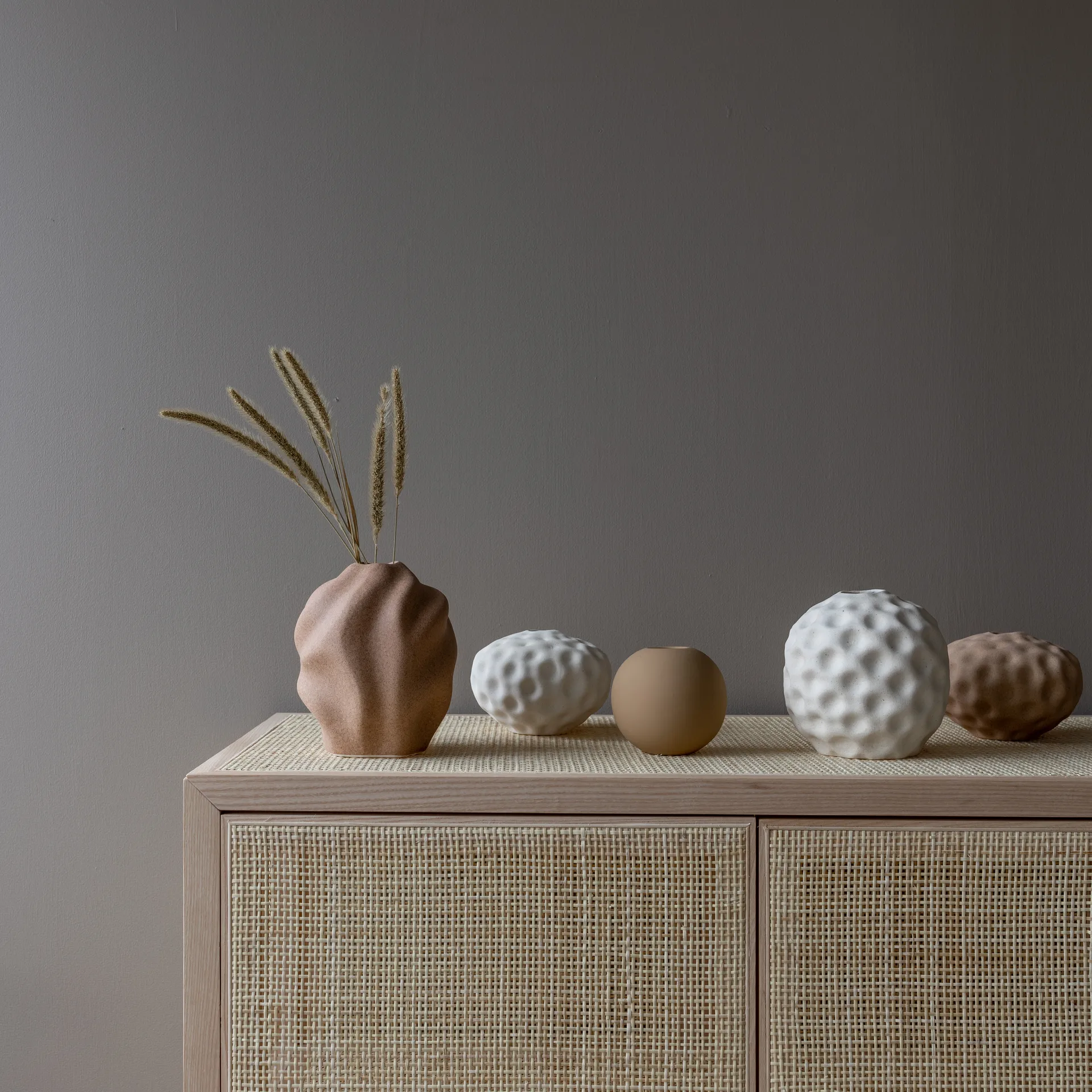 Vase Ball peanut, 10 cm Cooee Design