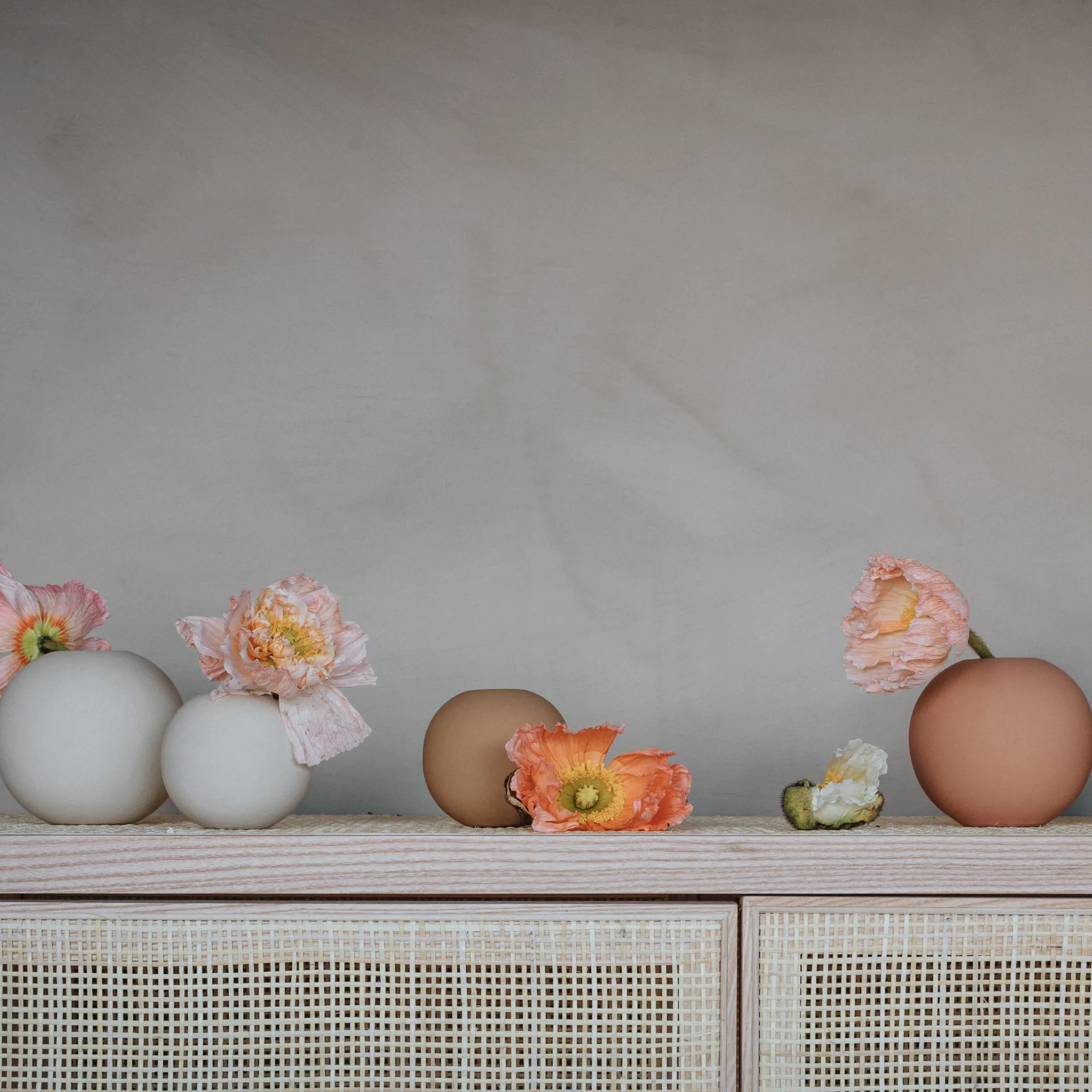 Vase Ball peanut, 10 cm Cooee Design