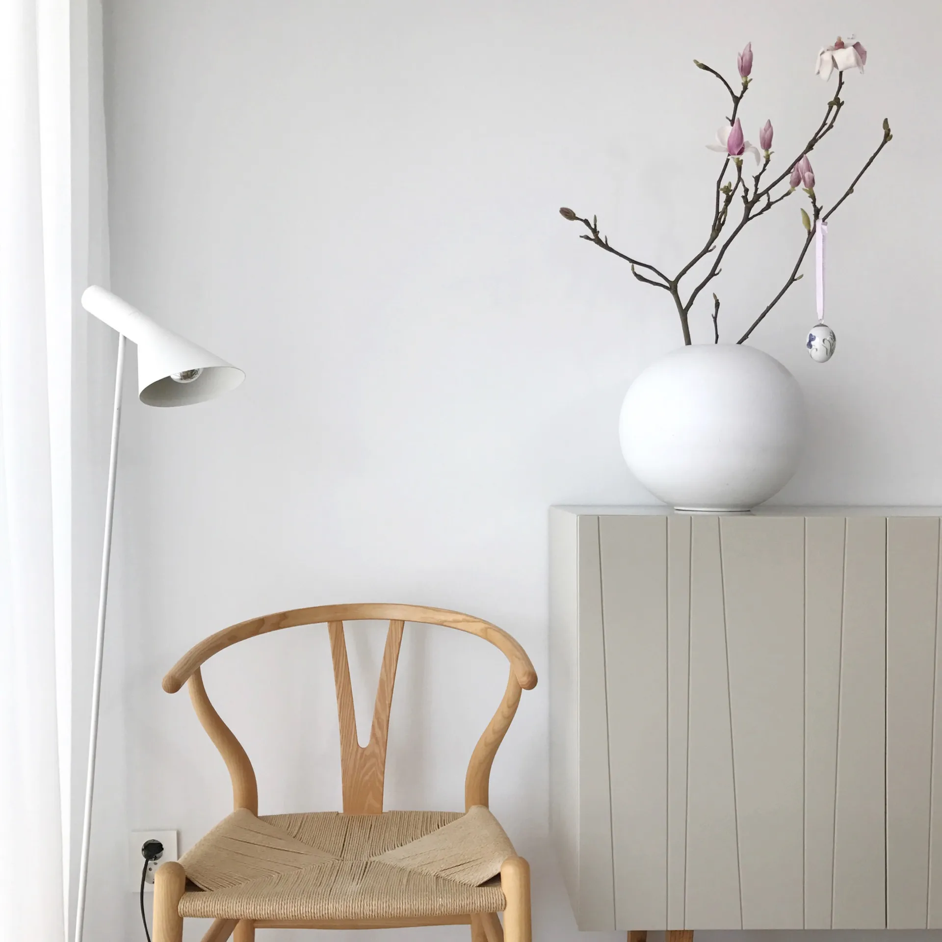 Vase blanc Ball, 30 cm Cooee Design