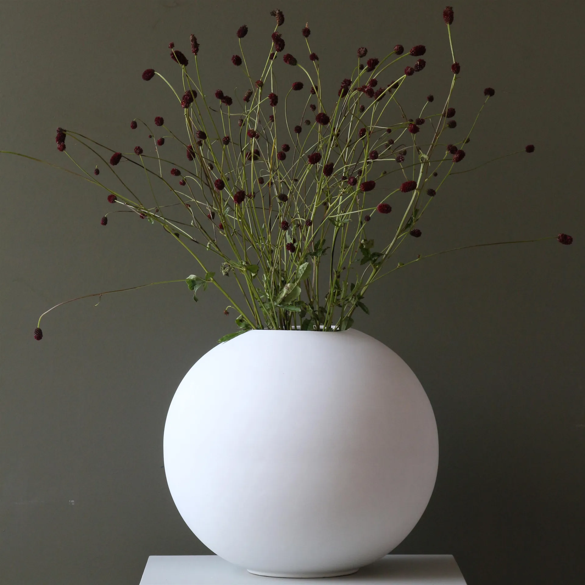 Vase blanc Ball, 30 cm Cooee Design