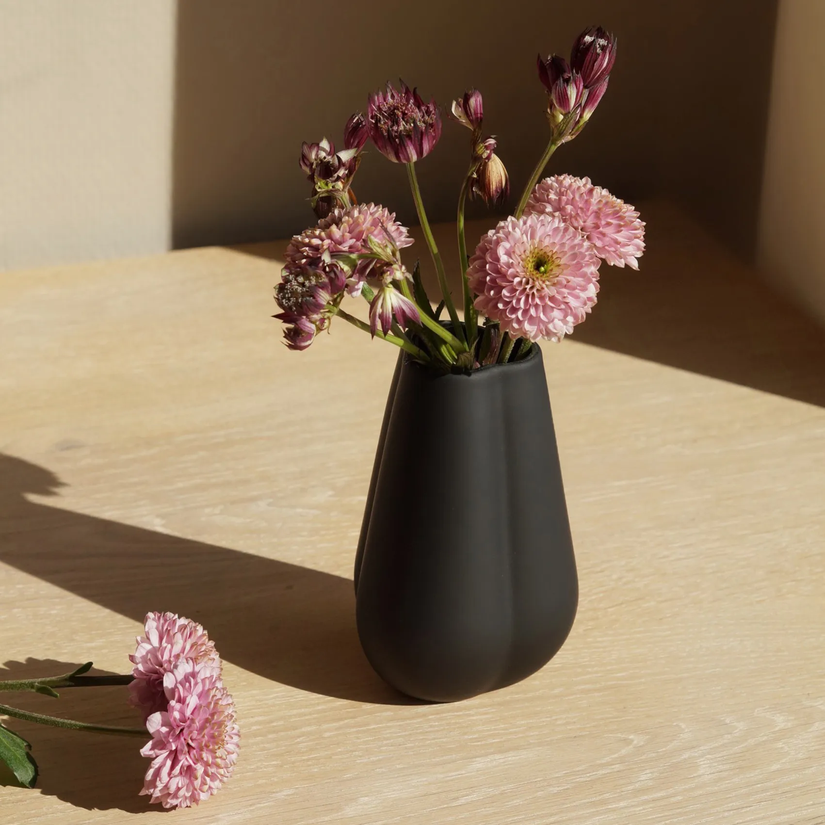 Vase Clover 11cm, Black Cooee Design