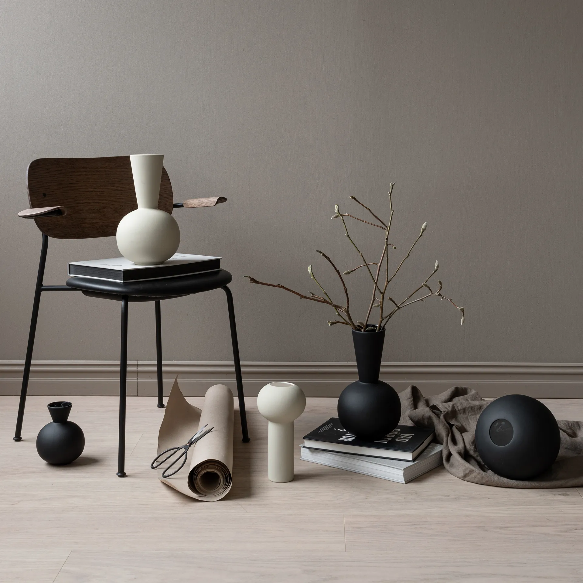 Vase Trumpet 30 cm, Black Cooee Design