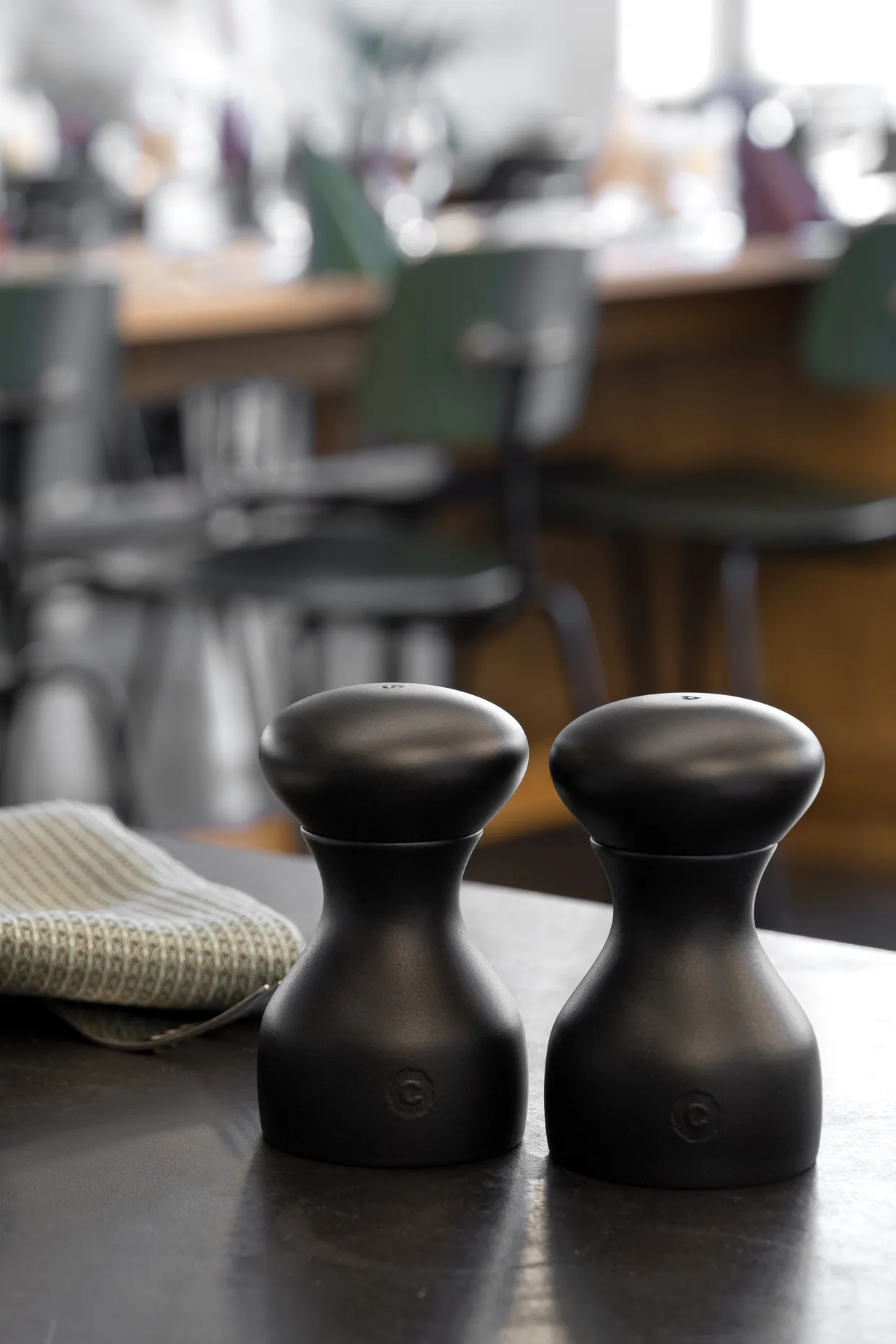 Set de moulin à sel et poivre Lyon, Black, 2 pièces Crushgrind