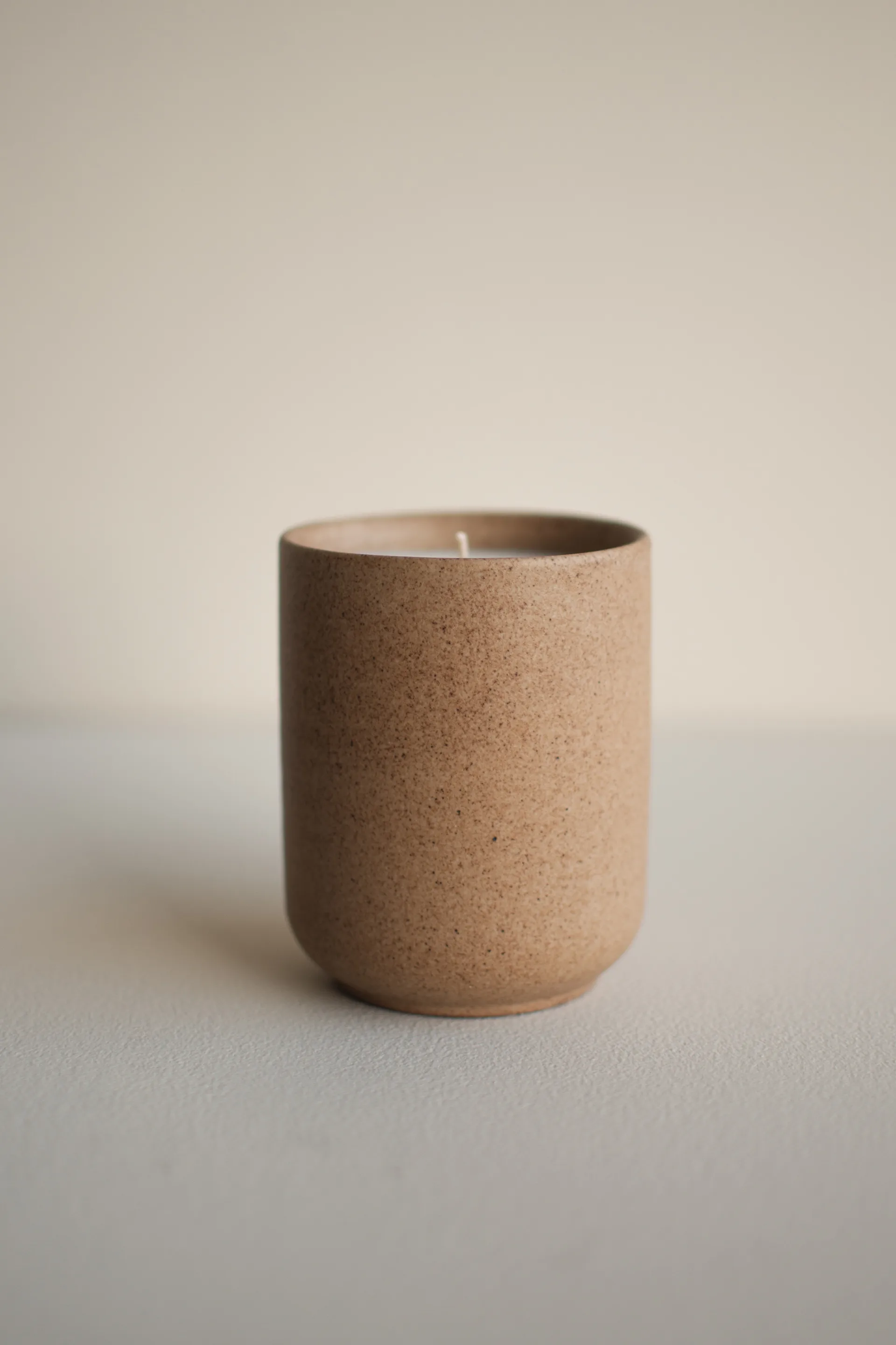 Bougie parfumée Burn 60 h, Beige DBKD