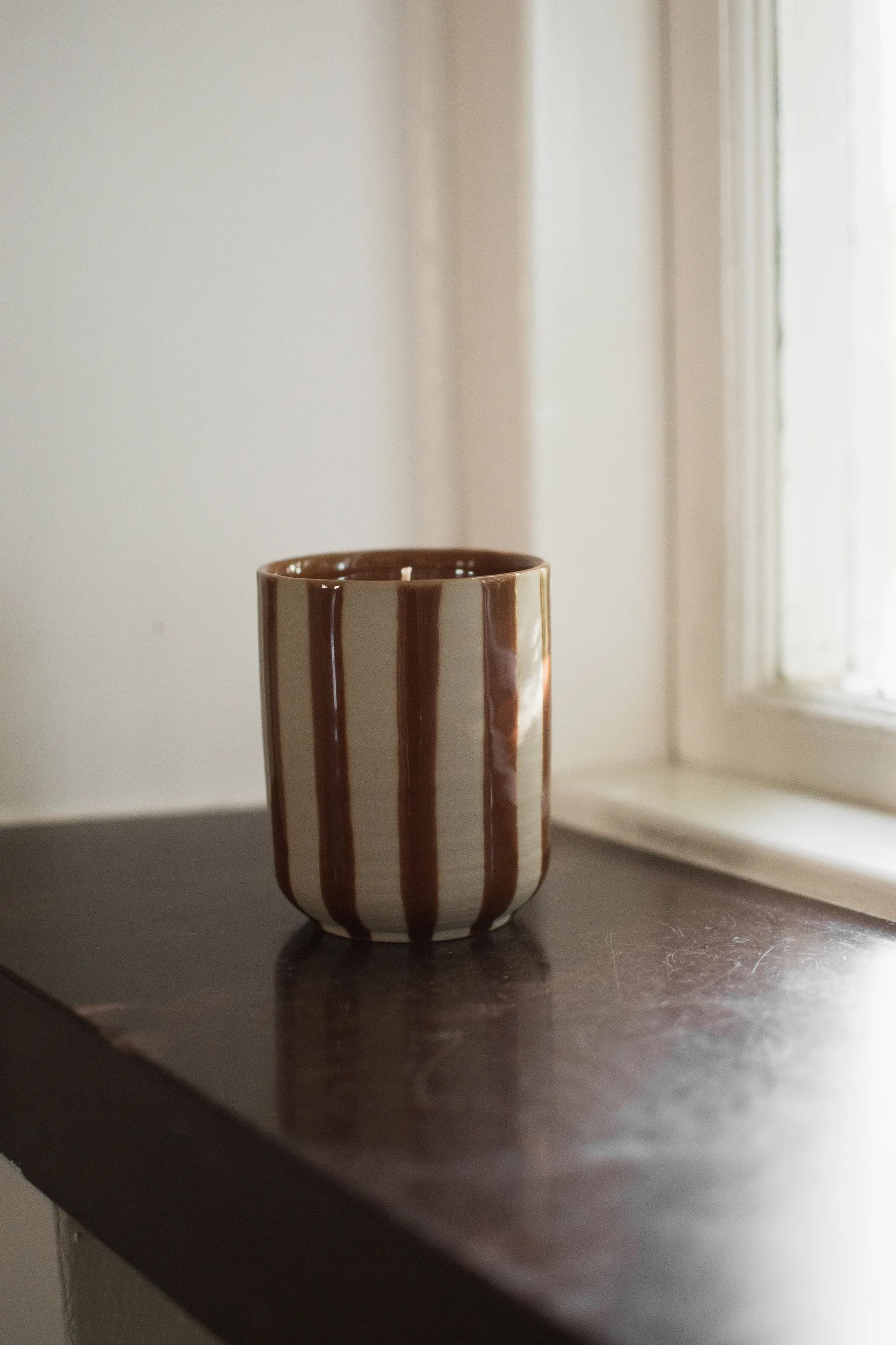 Bougie parfumée Burn 60 h, Nougat DBKD