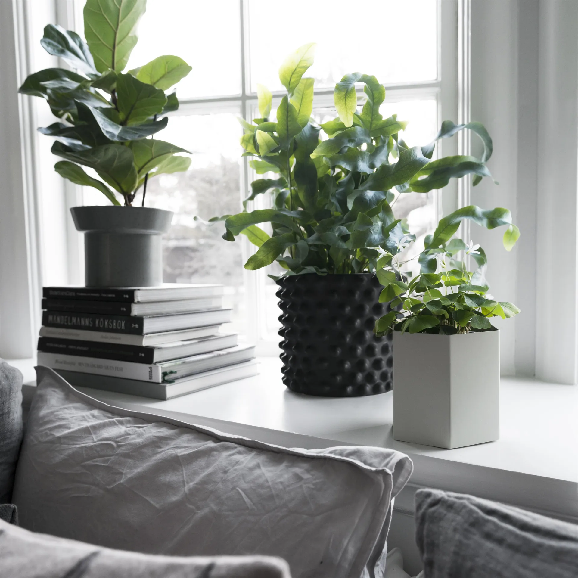 Cache-pot Cloudy gris foncé, petit, Ø 21 cm DBKD