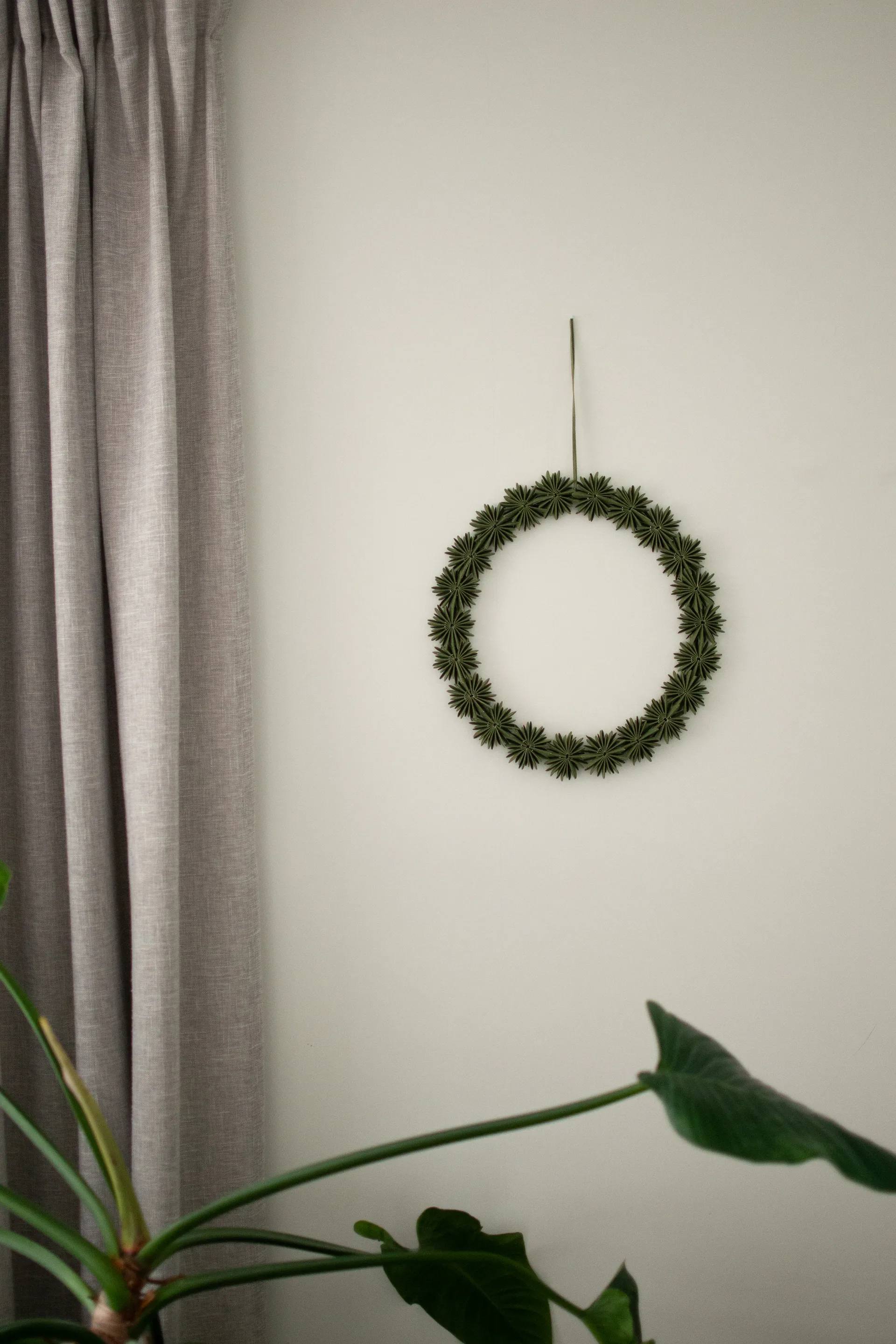 Couronne décorative Paper flake wreath Ø35 cm, Green DBKD