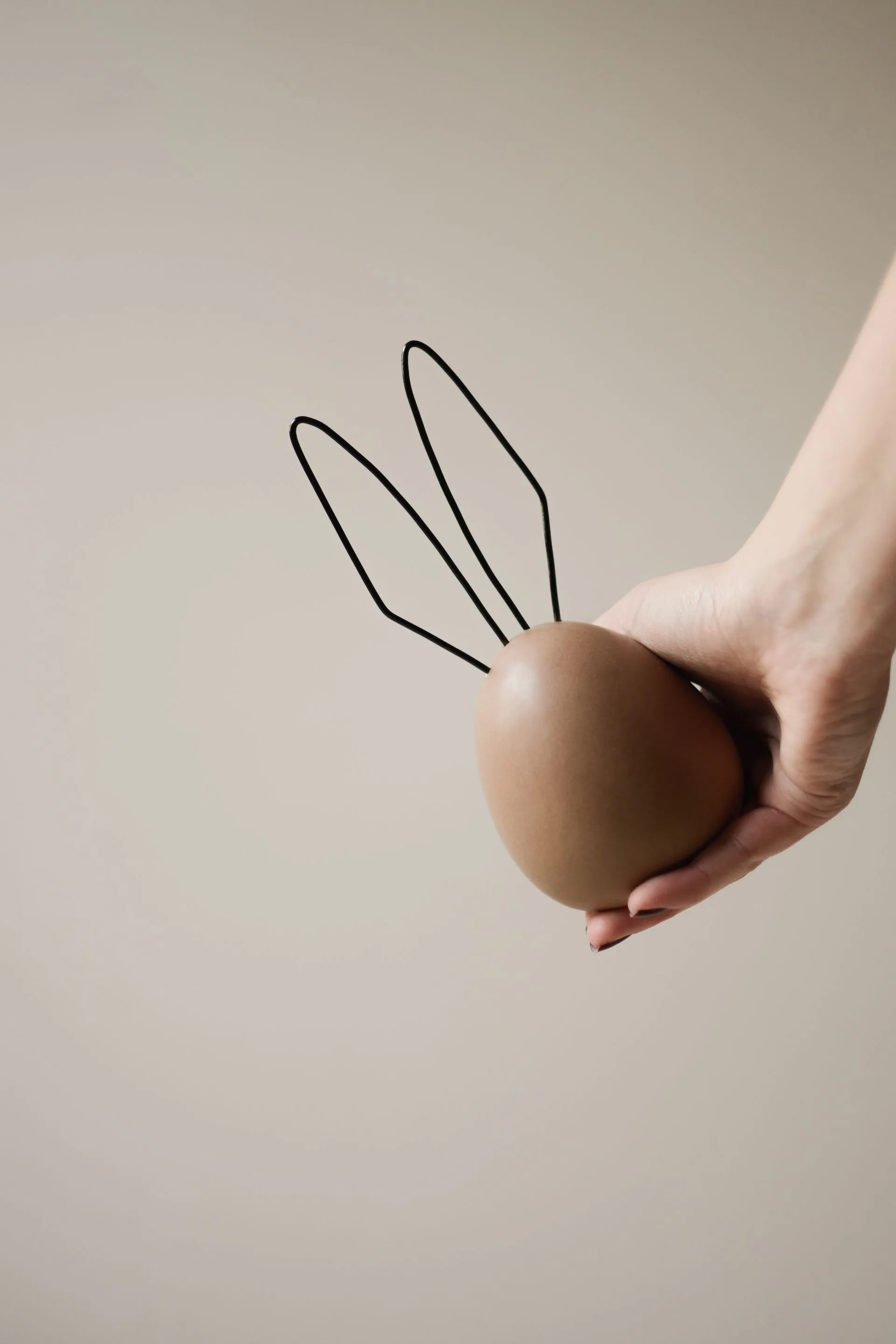 Décoration de Pâques Hare H18 cm, Nougat DBKD