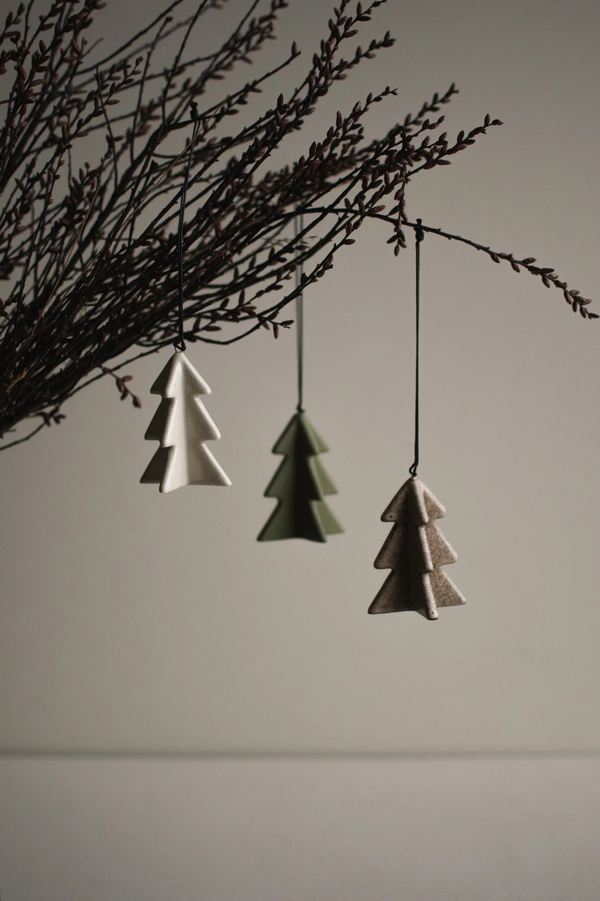 Décoration suspendue Hanging winter tree 7 cm, Vanilla DBKD