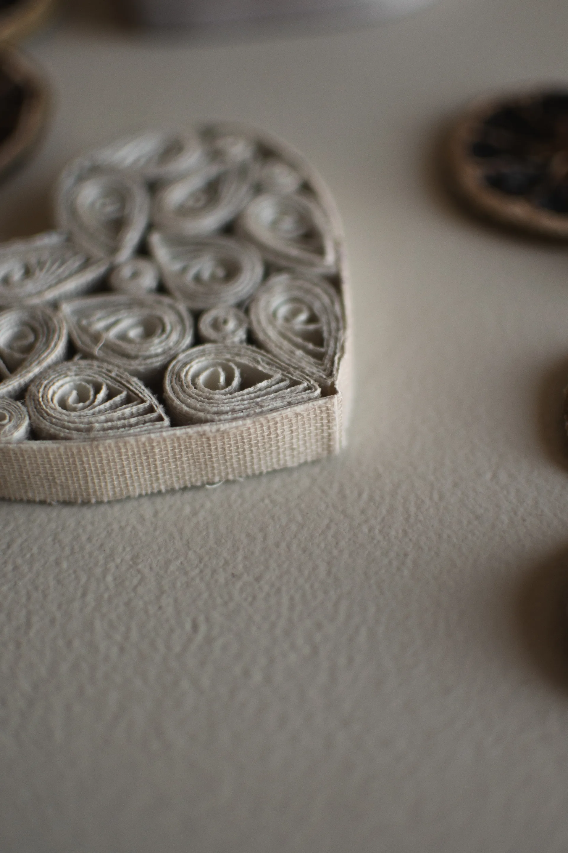 Décoration suspendue Paper heart 8 cm, Creme DBKD