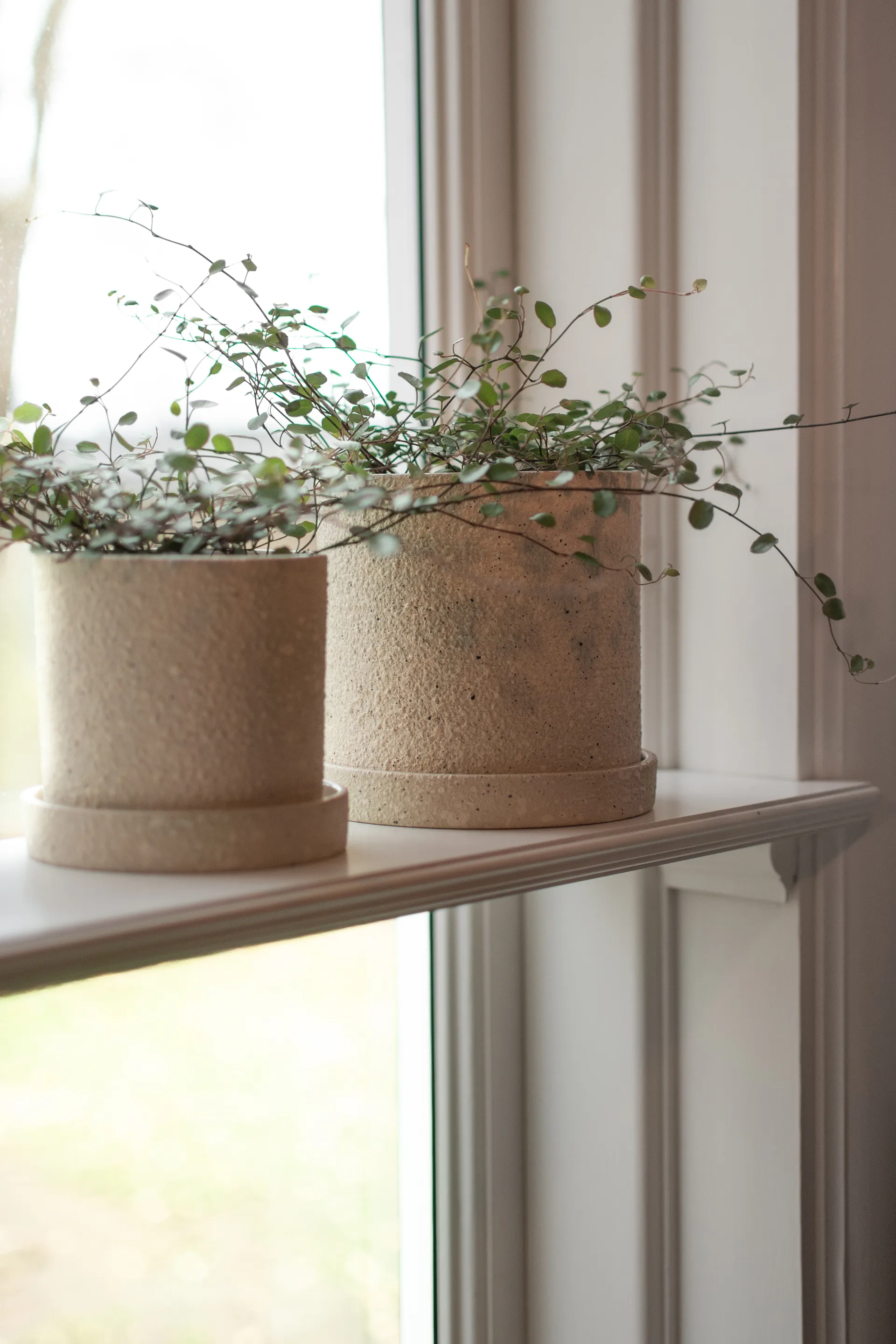 Pot Ø13 cm avec soucoupe Grow, Creme structure DBKD