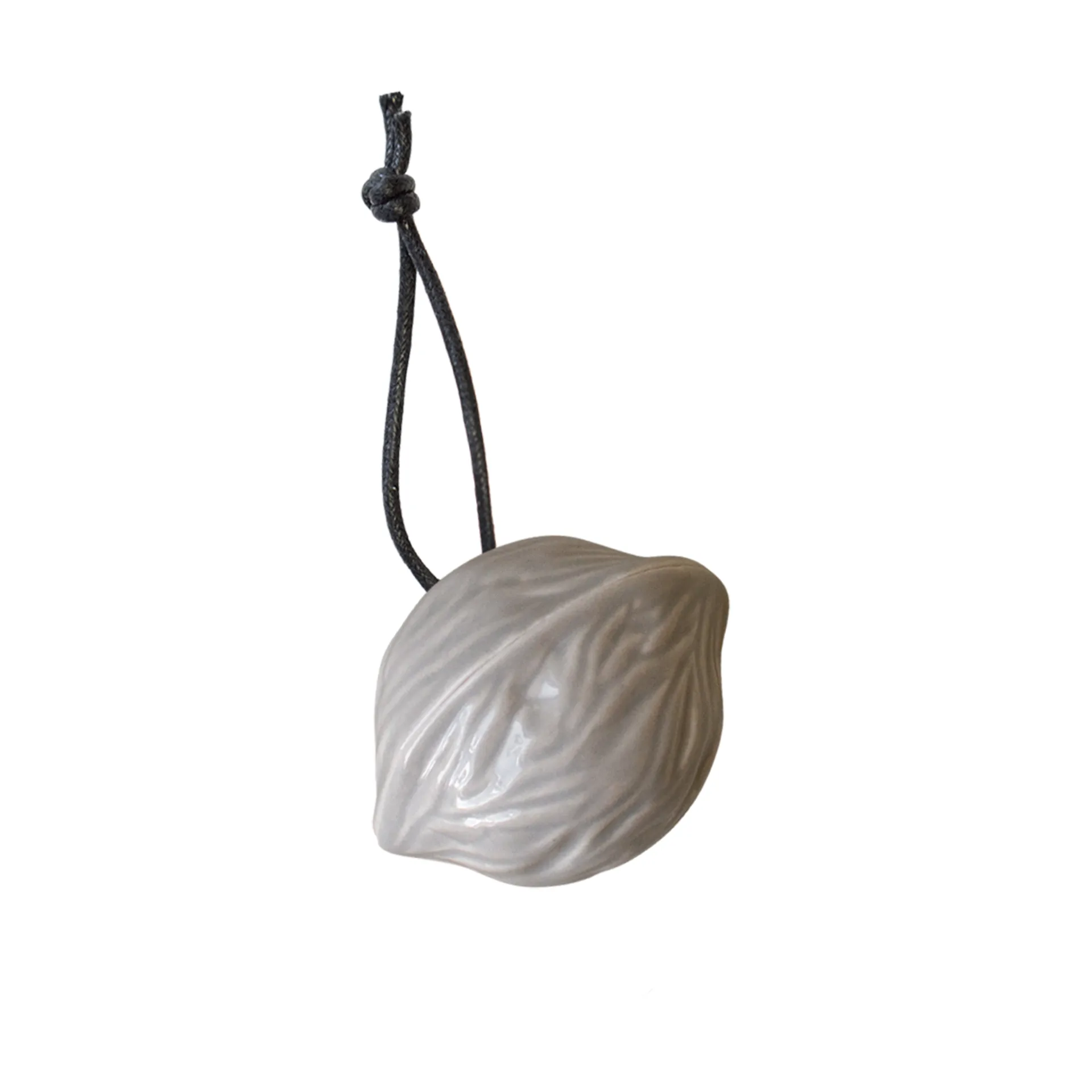 Suspension de sapin de Noël Hanging walnut, Shiny mole DBKD