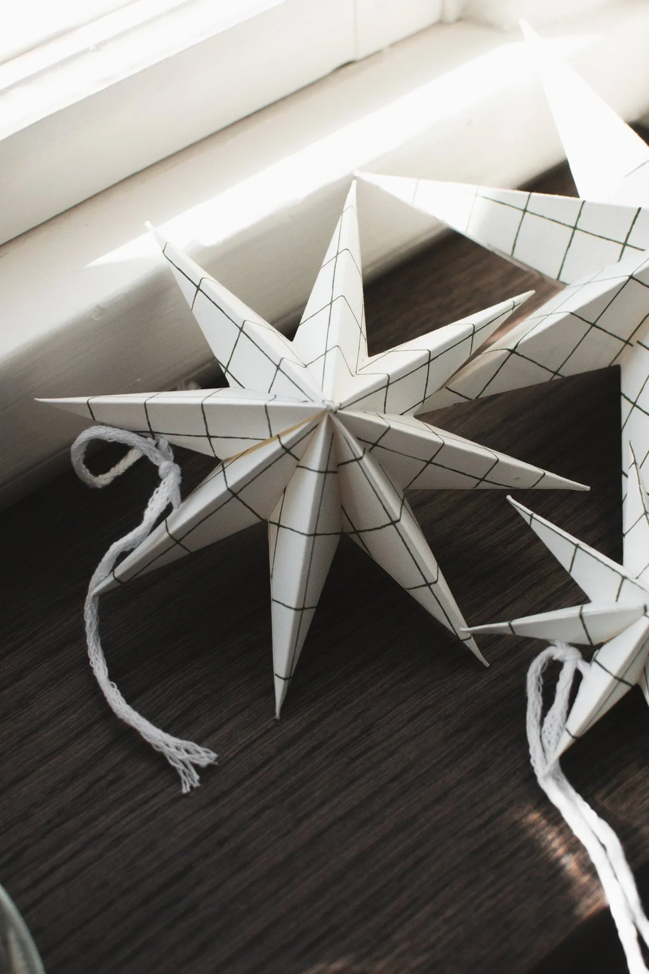 Suspension décorative Paper winter star, Square white, moyen, Ø14 cm DBKD