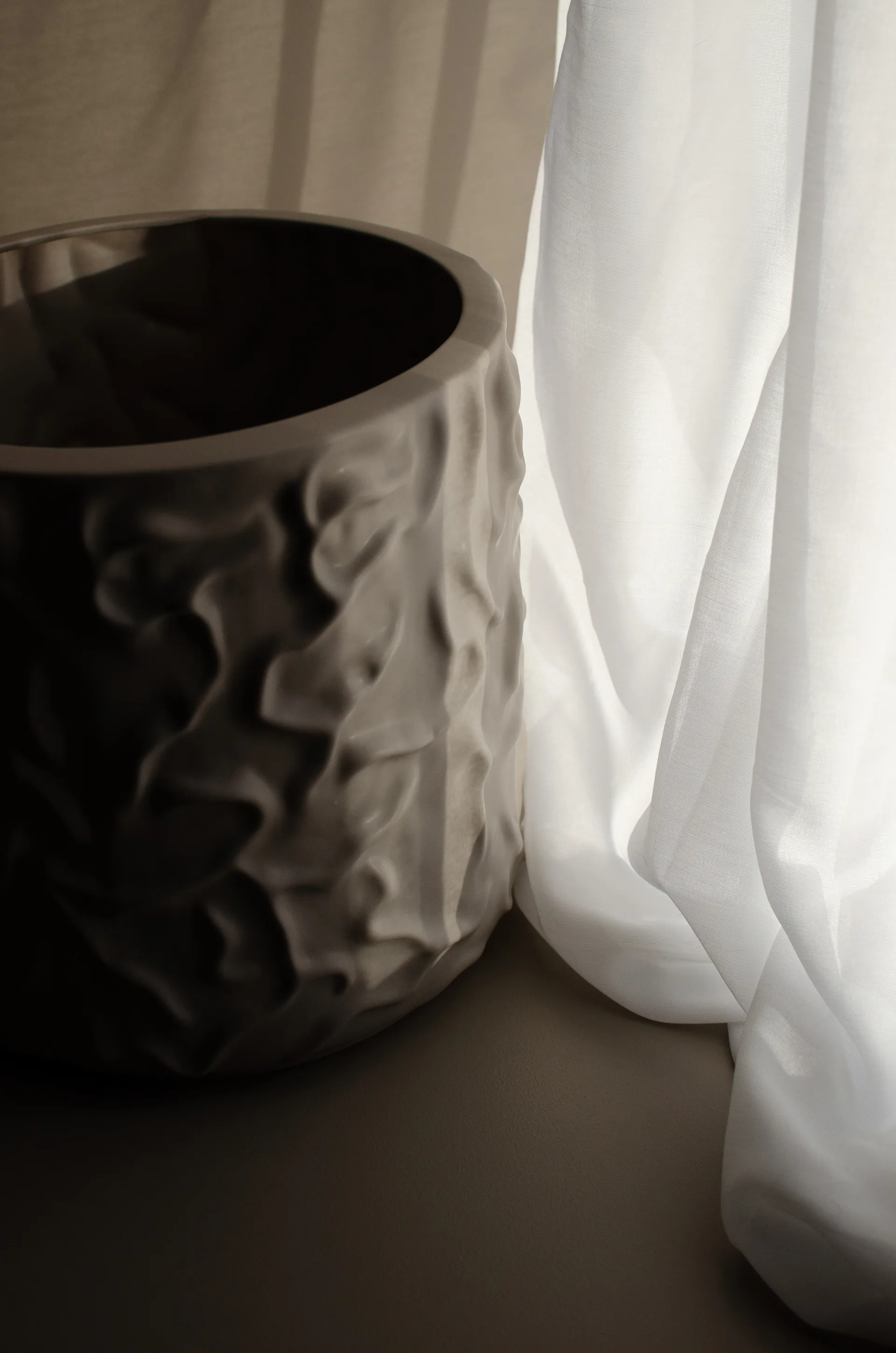 Swoon cache-pot Ø23 cm, Matte mole DBKD