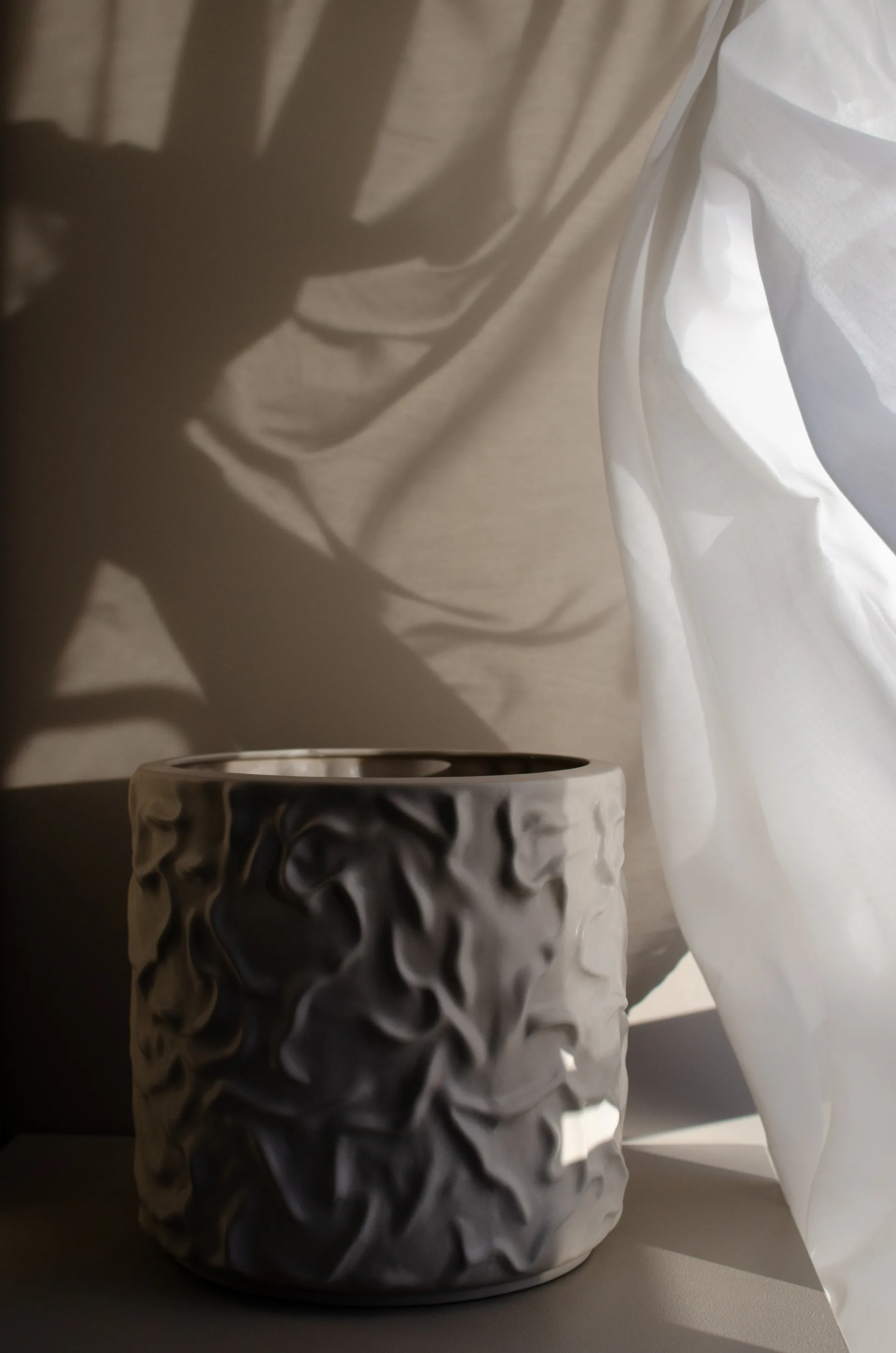 Swoon cache-pot Ø23 cm, Matte mole DBKD