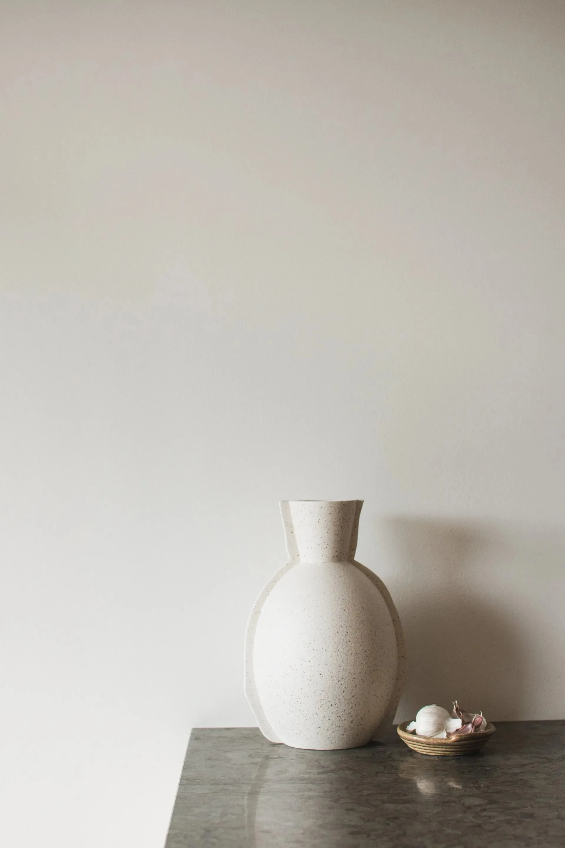 Vase Edge H30 cm, Creme dot DBKD