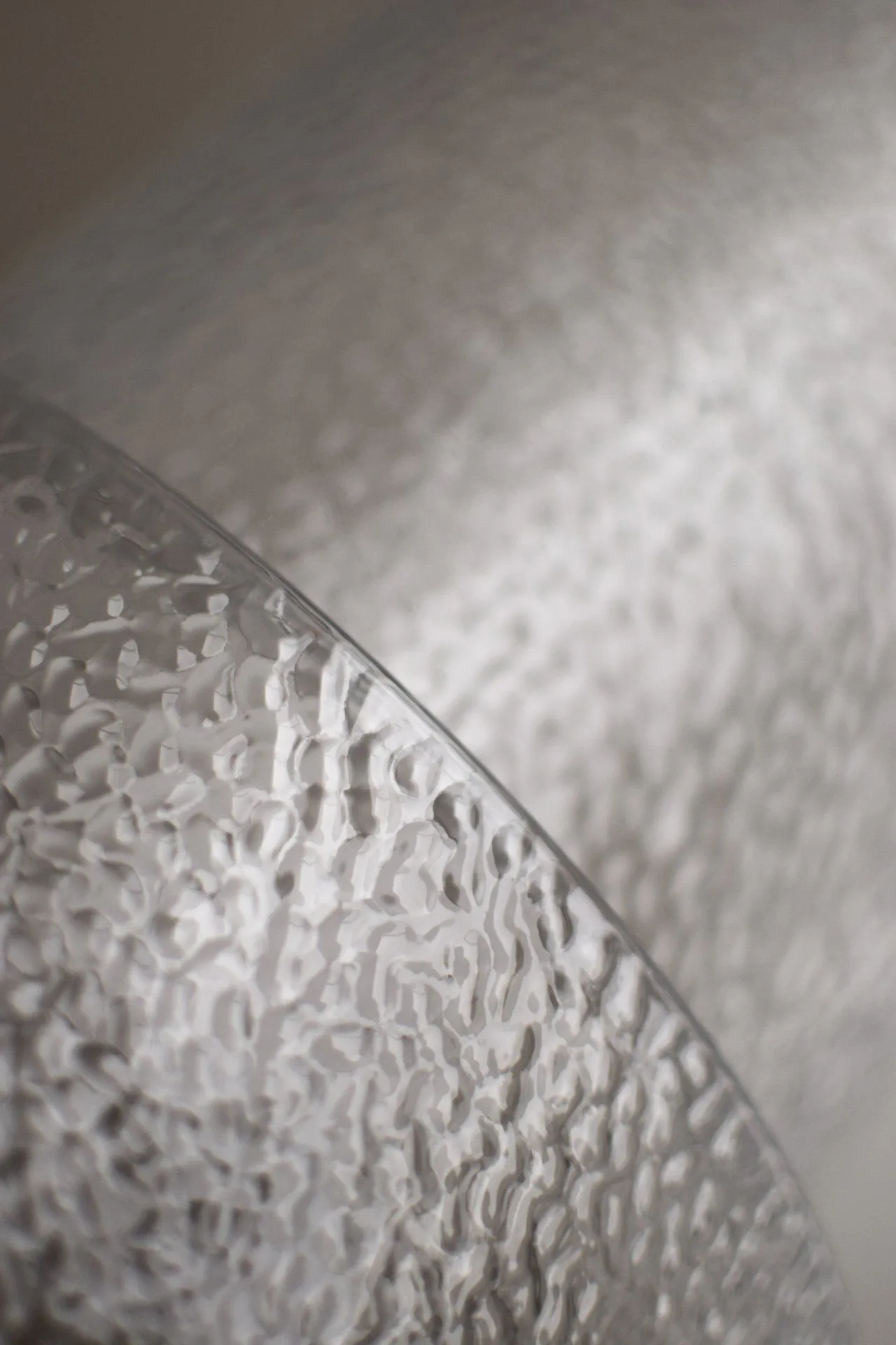 Vase en verre Keeper structuré, 17 cm DBKD