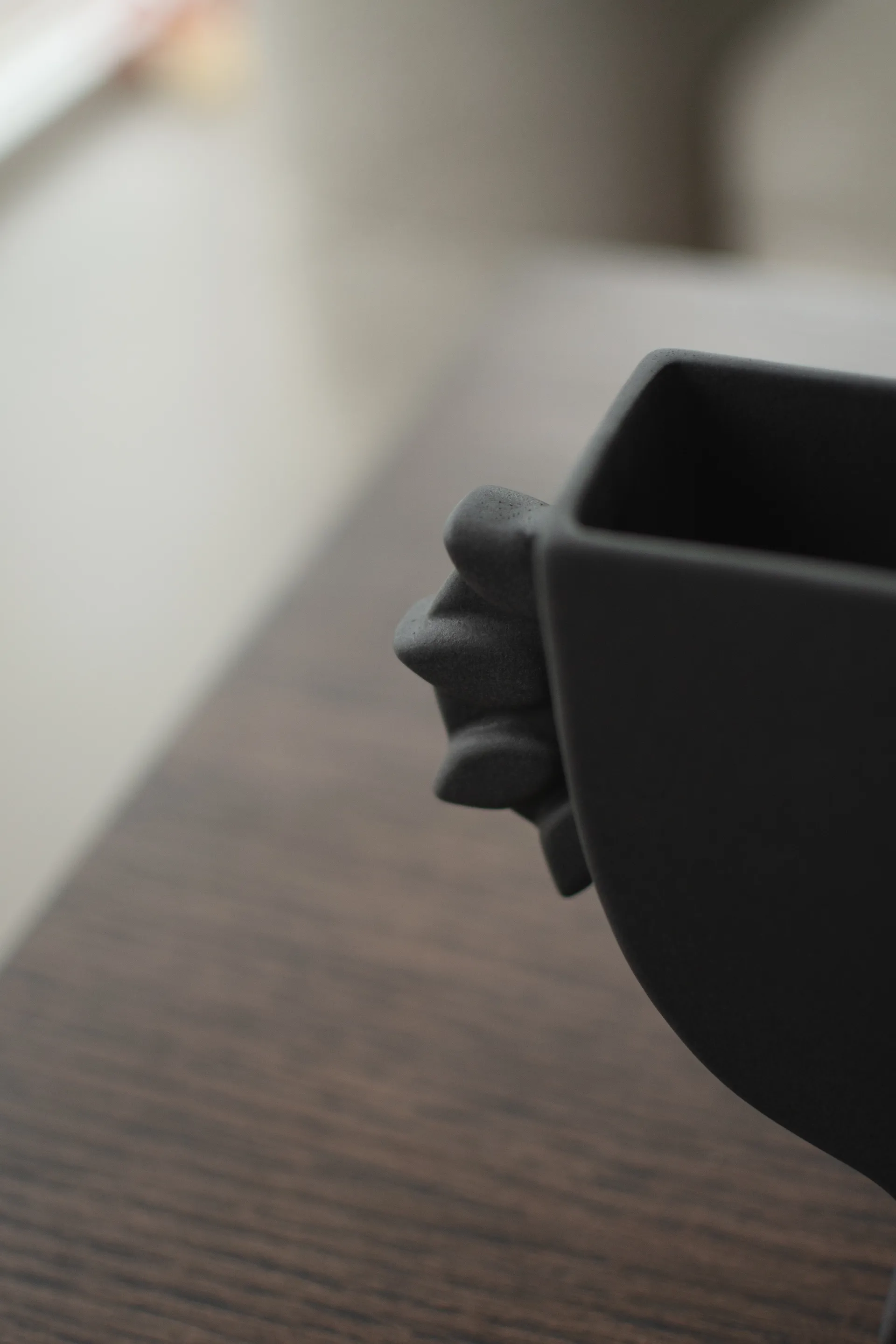 Vase plat 16 cm, Black DBKD