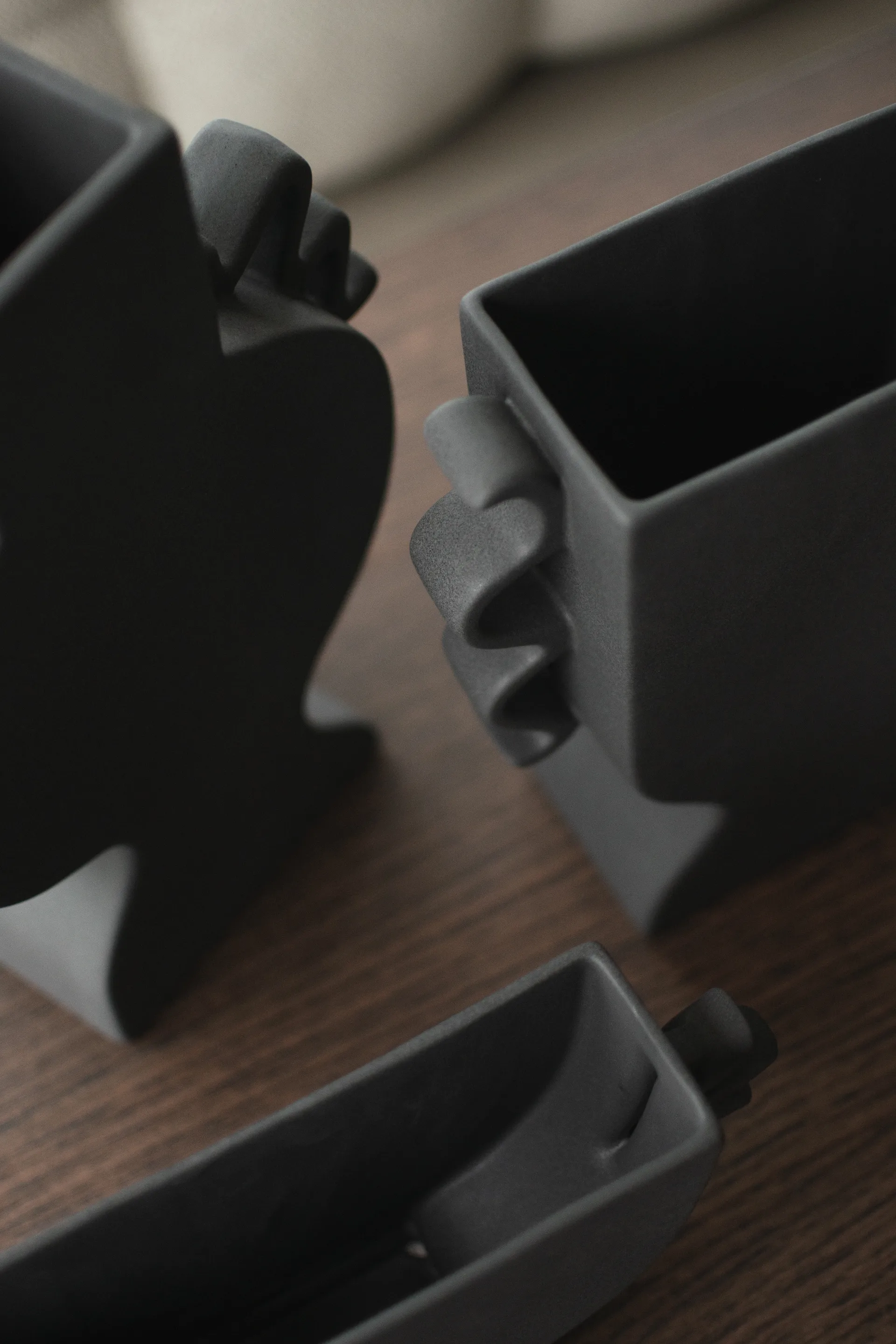 Vase plat 25 cm, Black DBKD