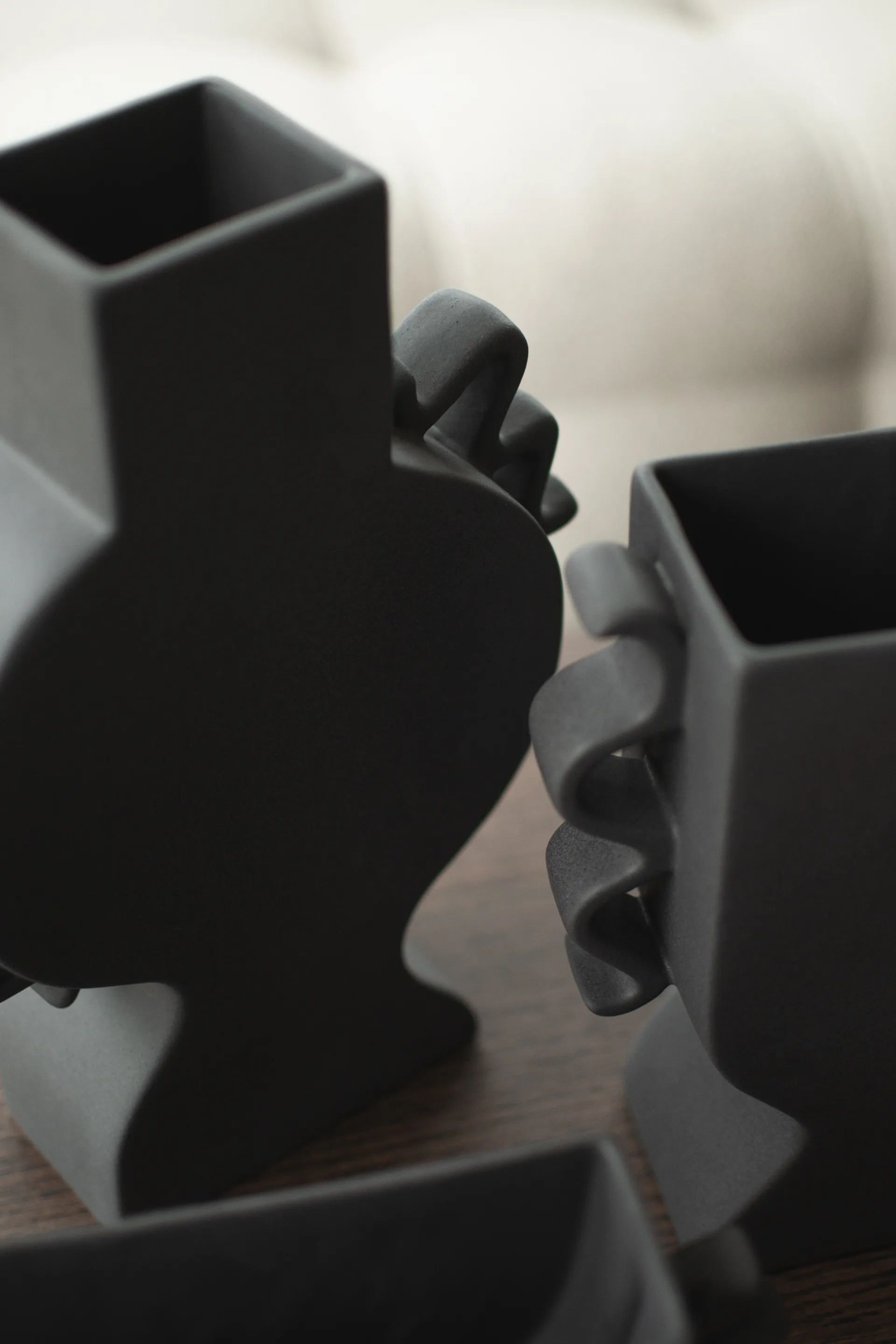 Vase plat 33 cm, Black DBKD