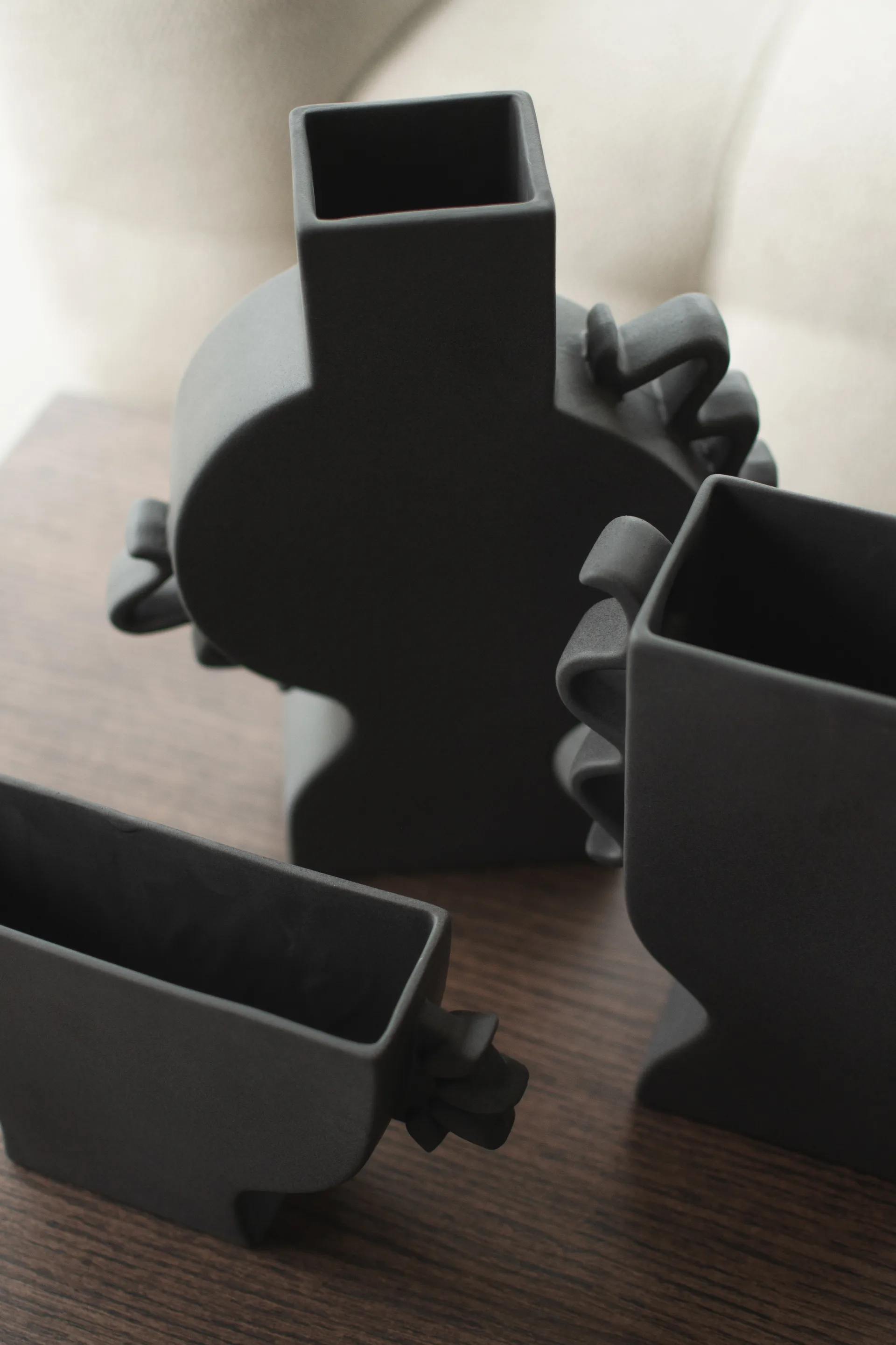 Vase plat 33 cm, Black DBKD