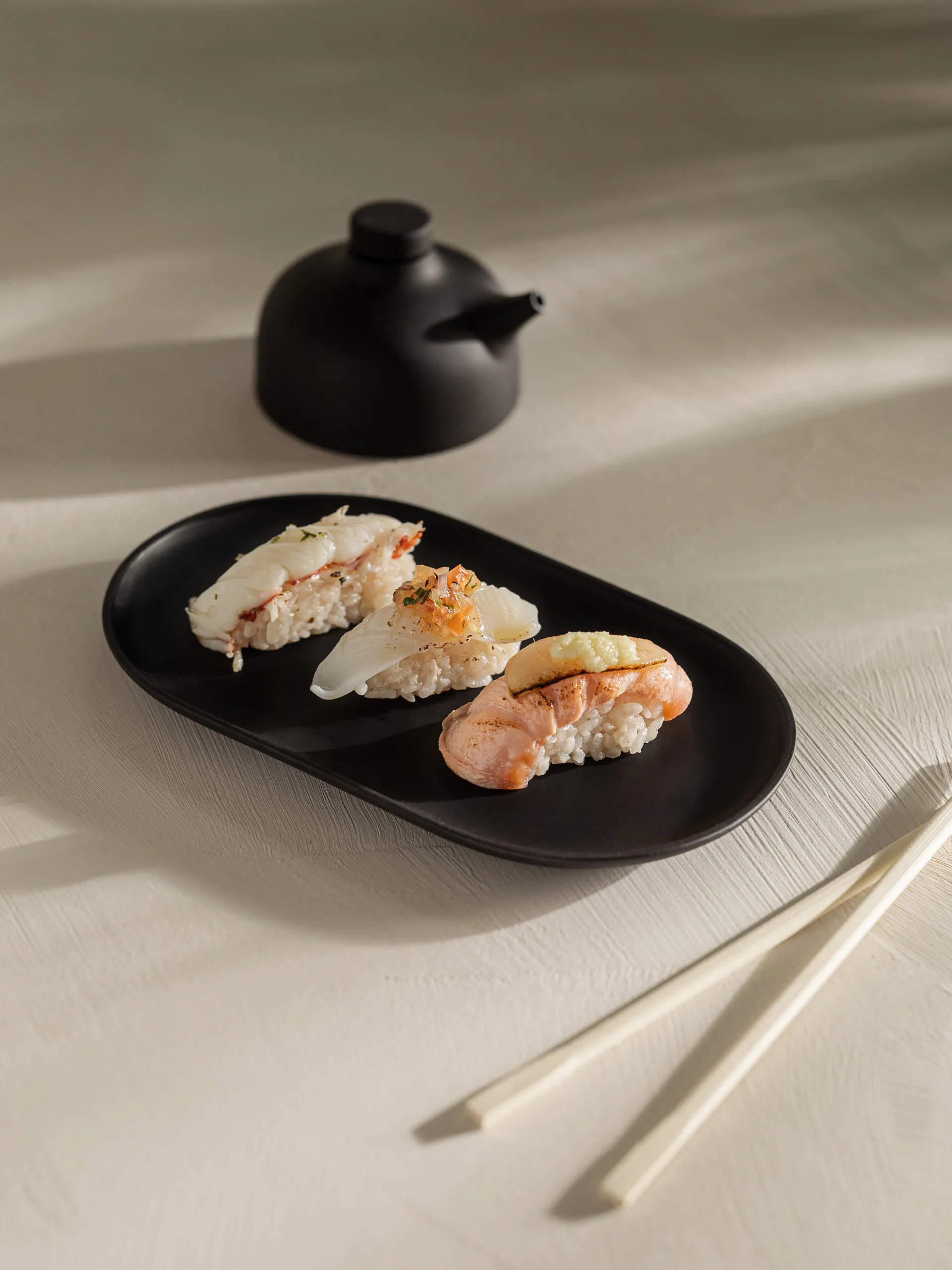 Assiette ovale Sand 12,5x20 cm, Black clay Design House Stockholm
