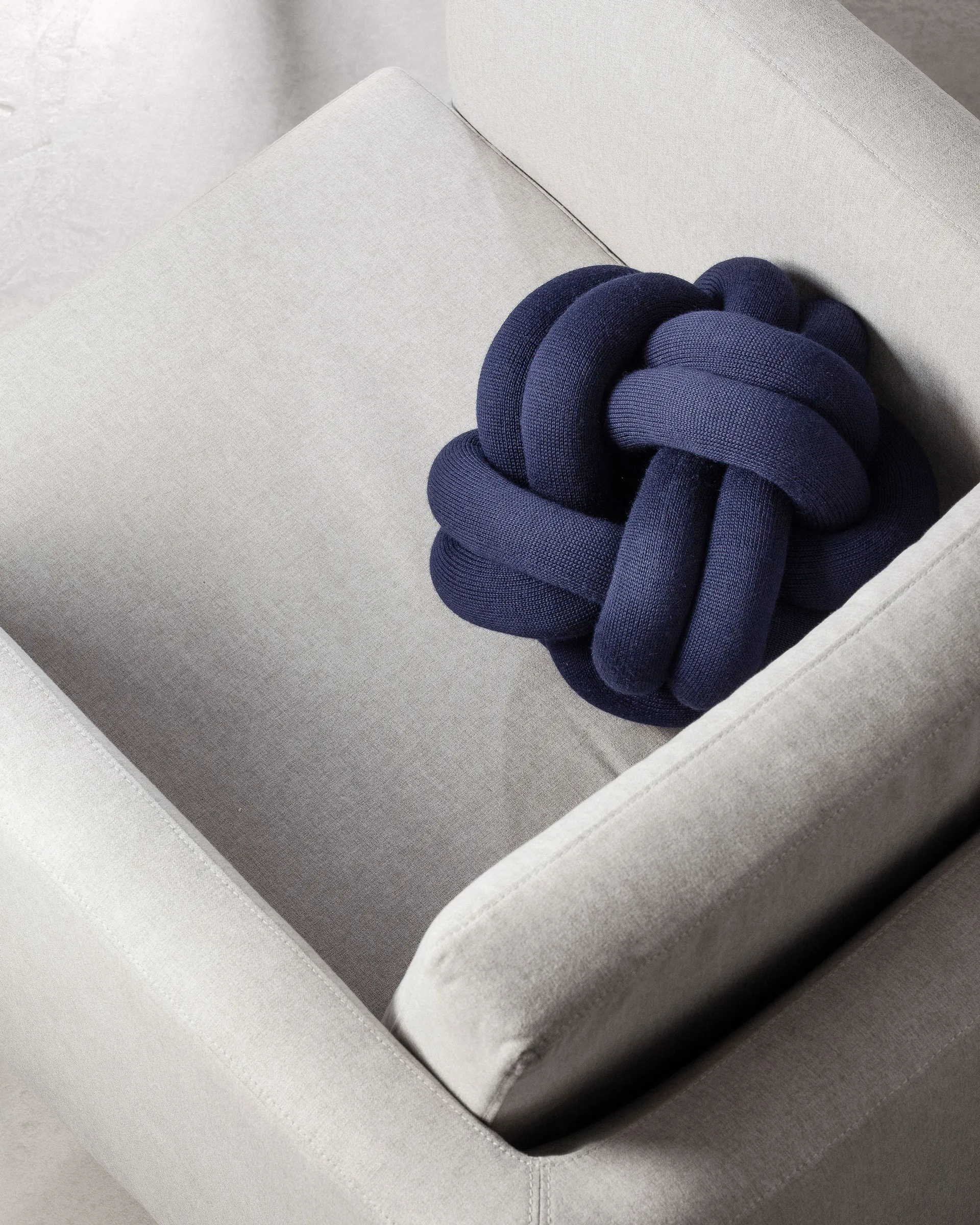 Coussin Knot, bleu marine Design House Stockholm