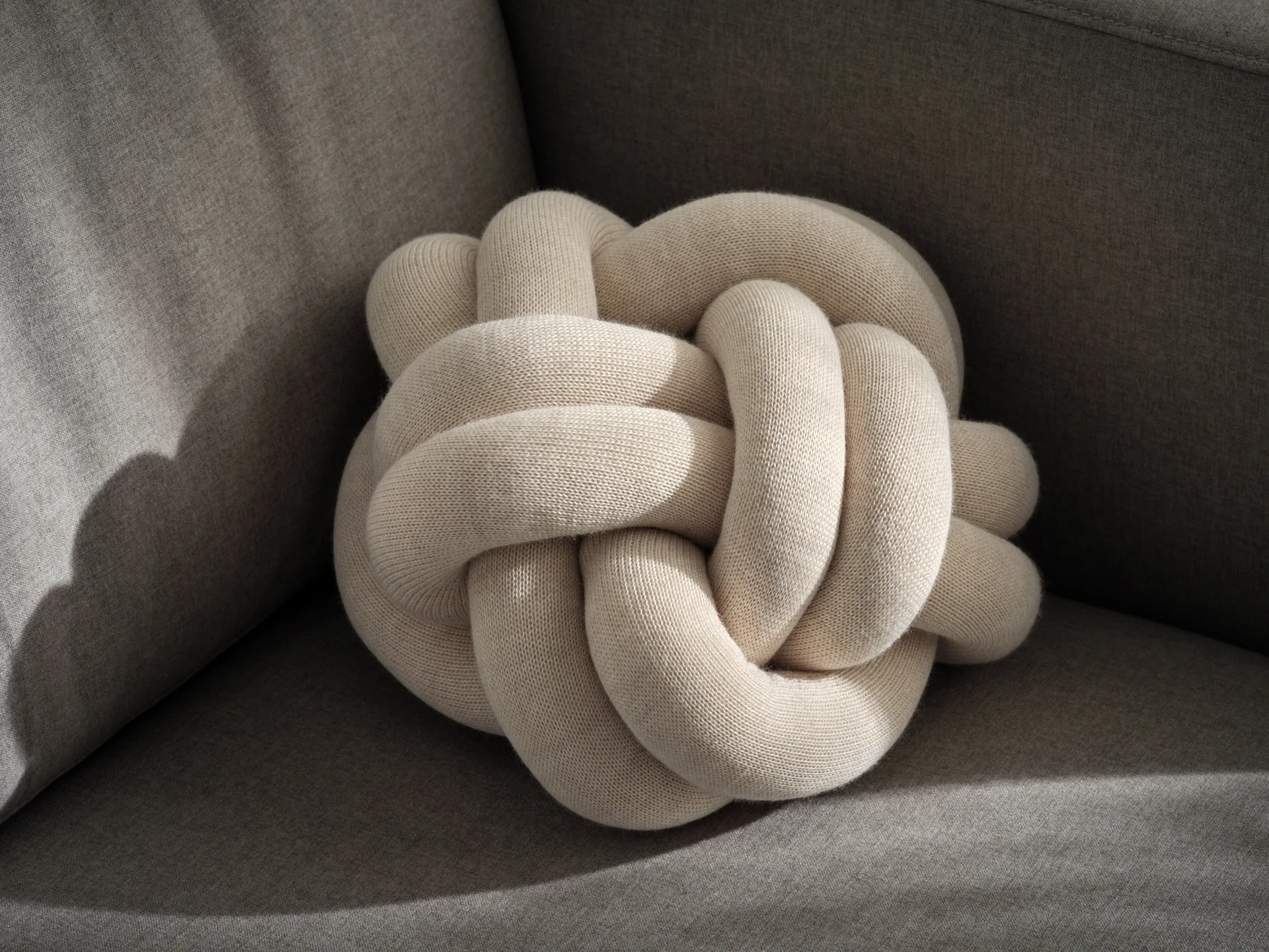 Coussin Knot, Cream Design House Stockholm