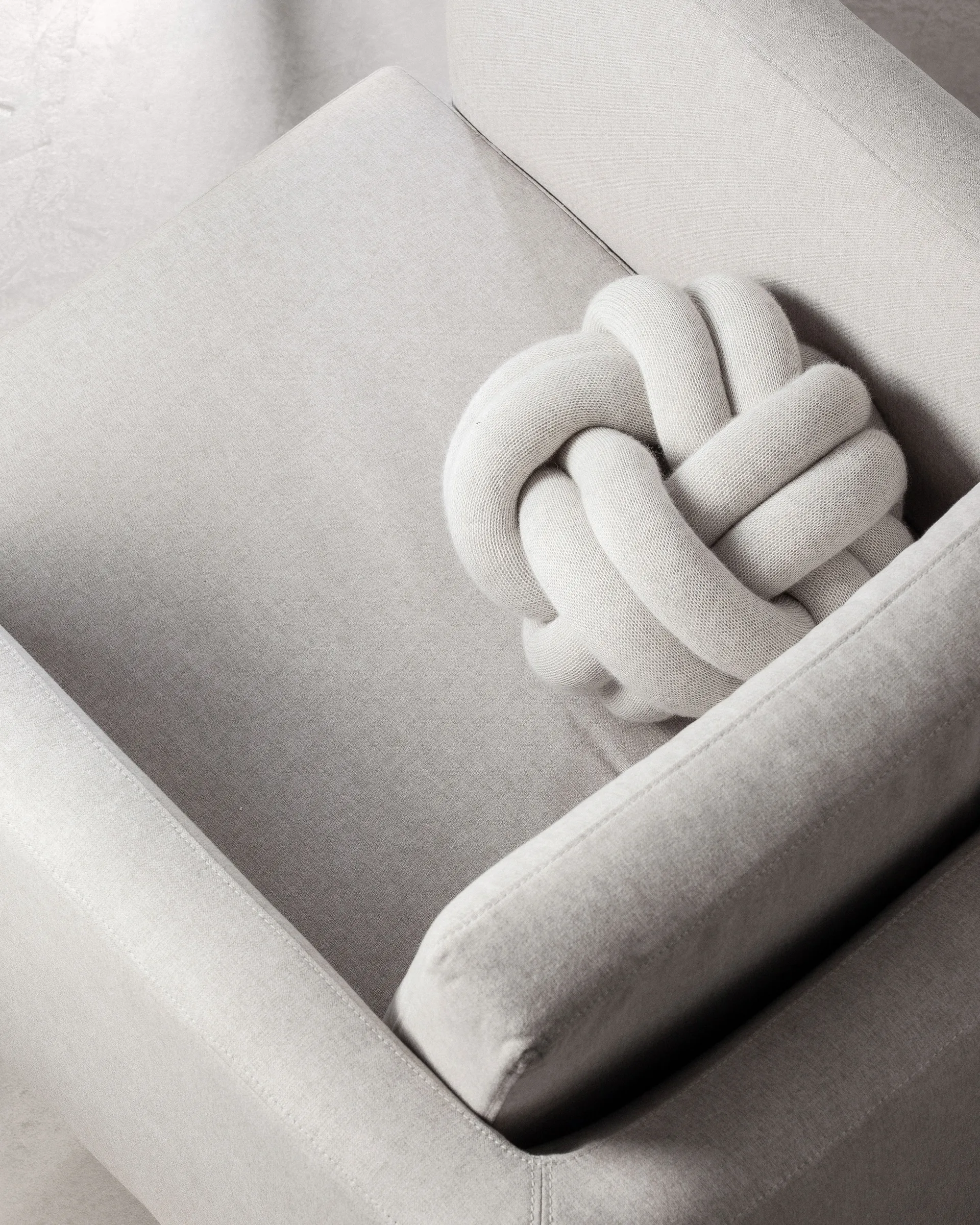 Coussin Knot, gris clair Design House Stockholm