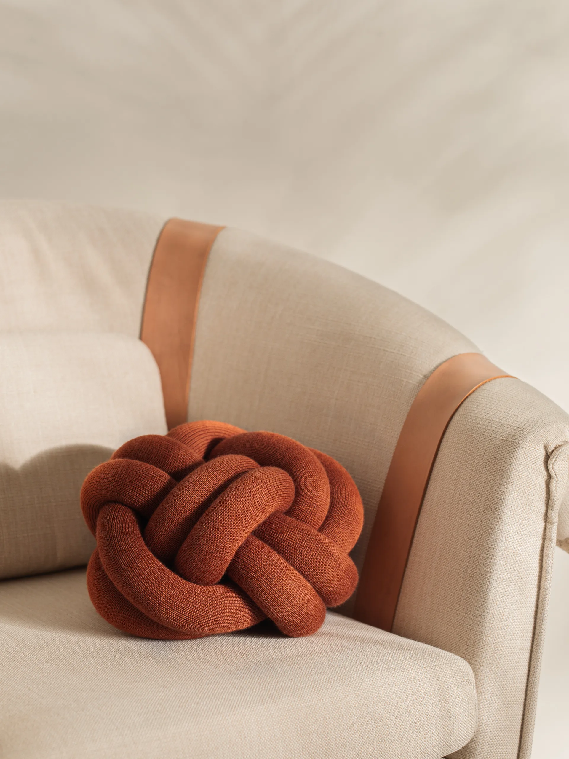 Coussin Knot, Ochre Design House Stockholm