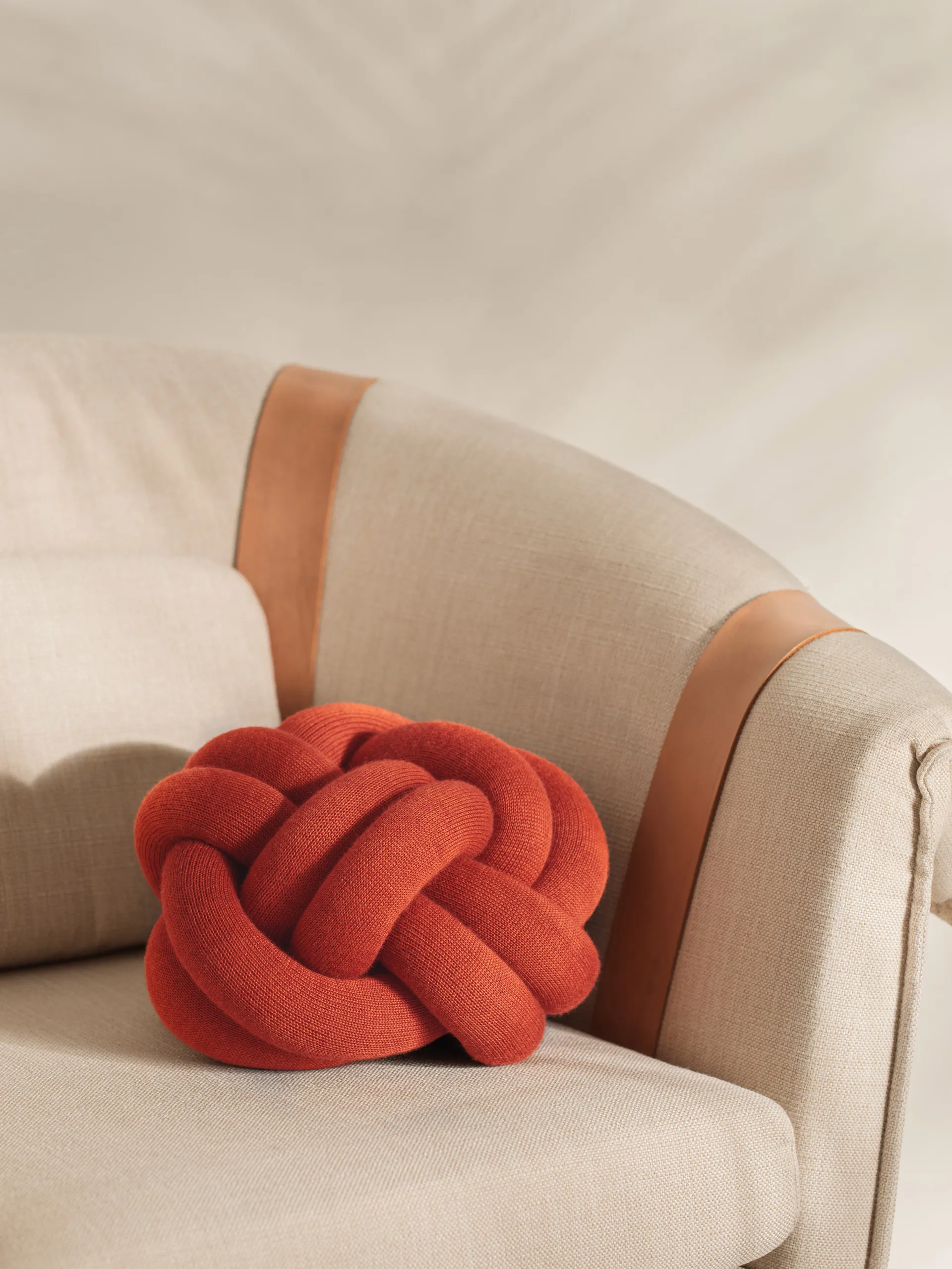 Coussin Knot, Orange red Design House Stockholm