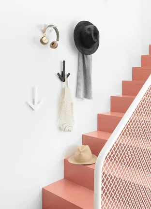 Crochet mural Arrow, noir Design House Stockholm