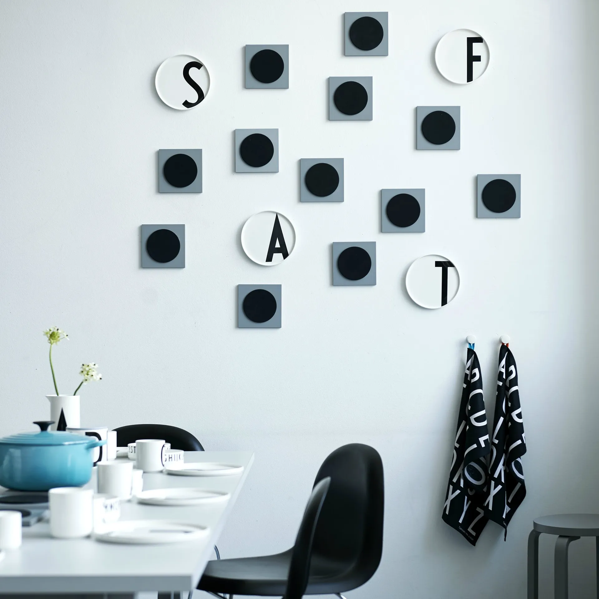 Assiette Design Letters, L Design Letters