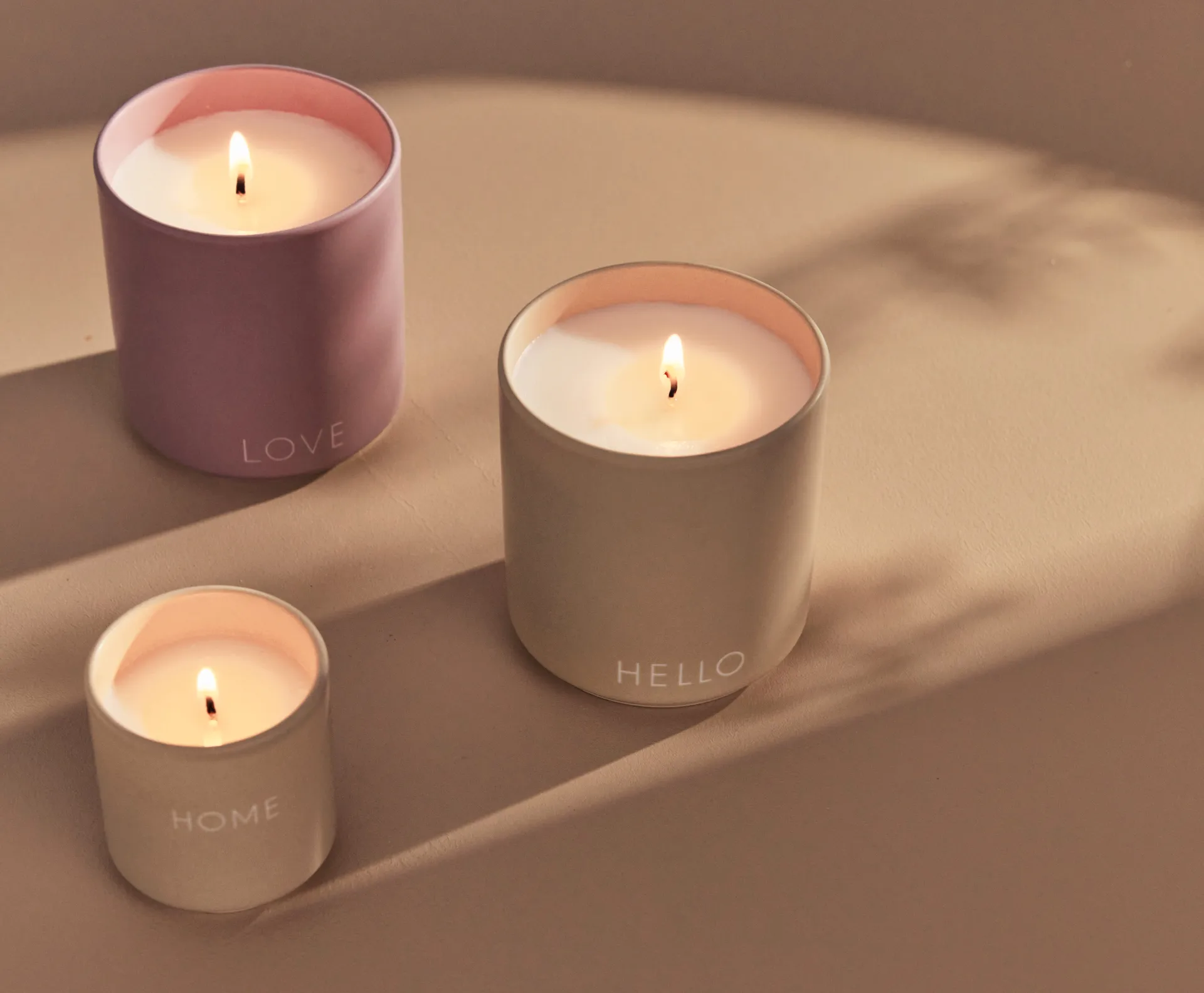 Bougie parfumée Design Letters Ø8 cm, Love-lavender Design Letters