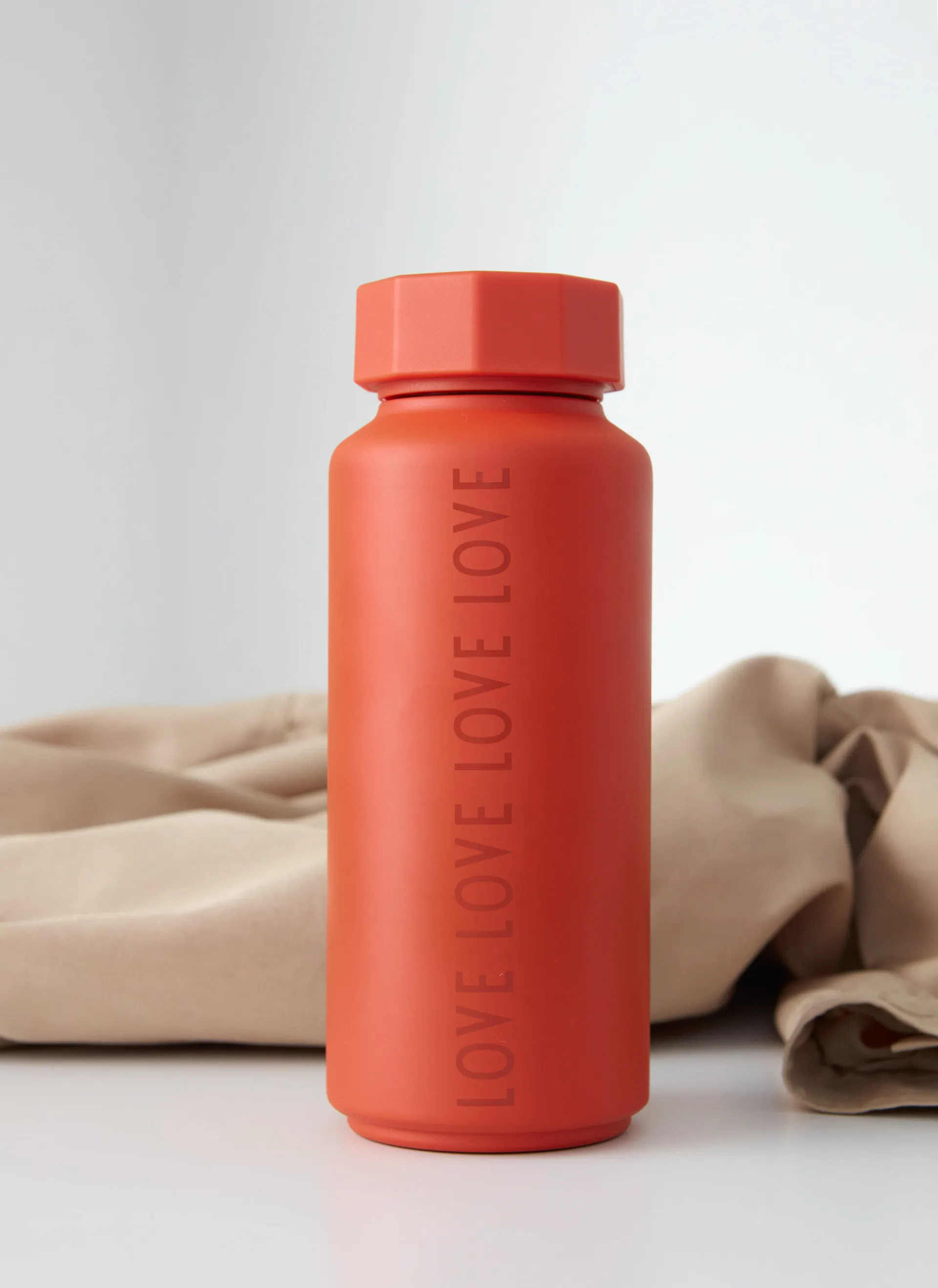 Bouteille isotherme Design Letters édition speciale, Terracotta Design Letters