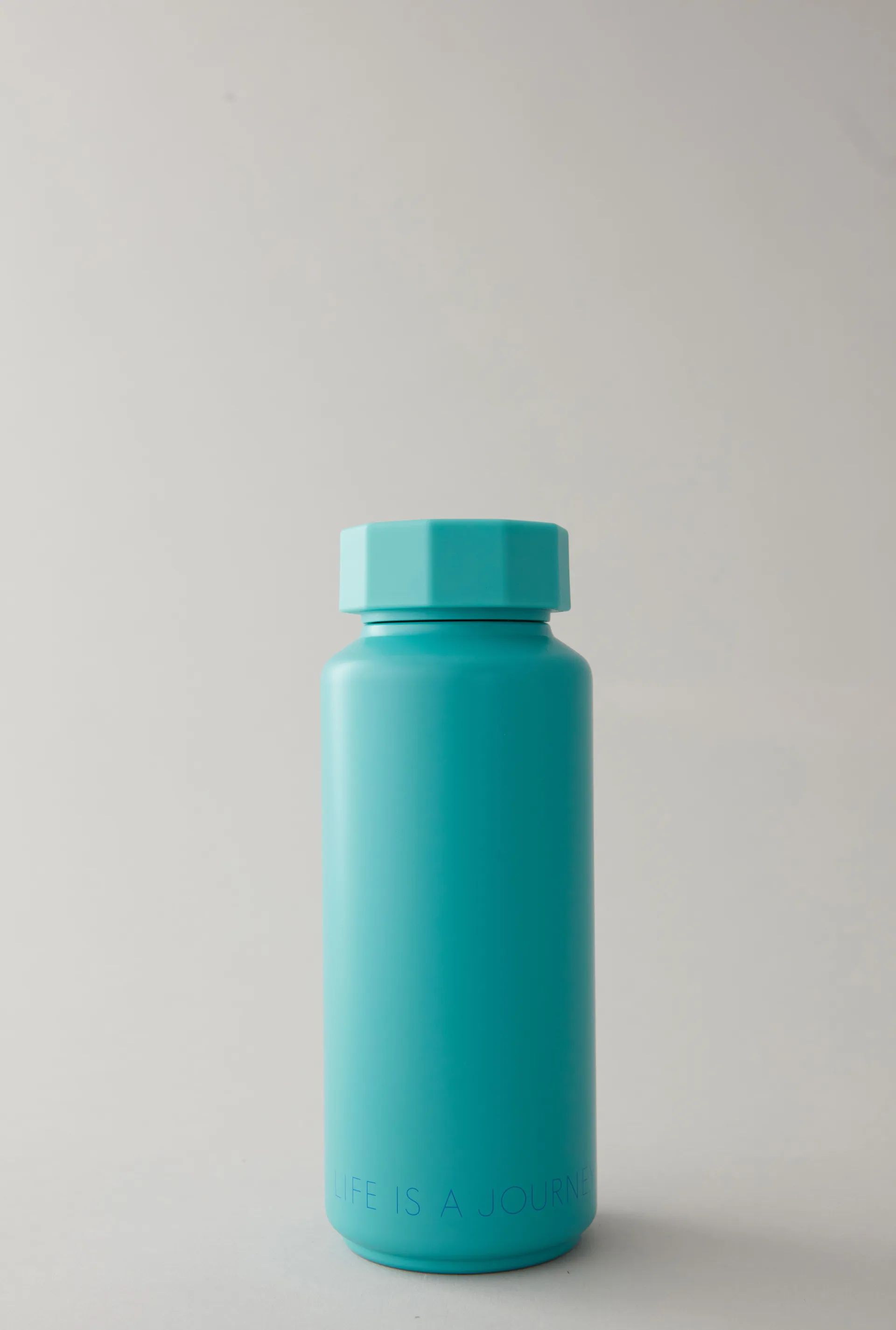 Bouteille isotherme Design Letters édition speciale, Turquoise Design Letters