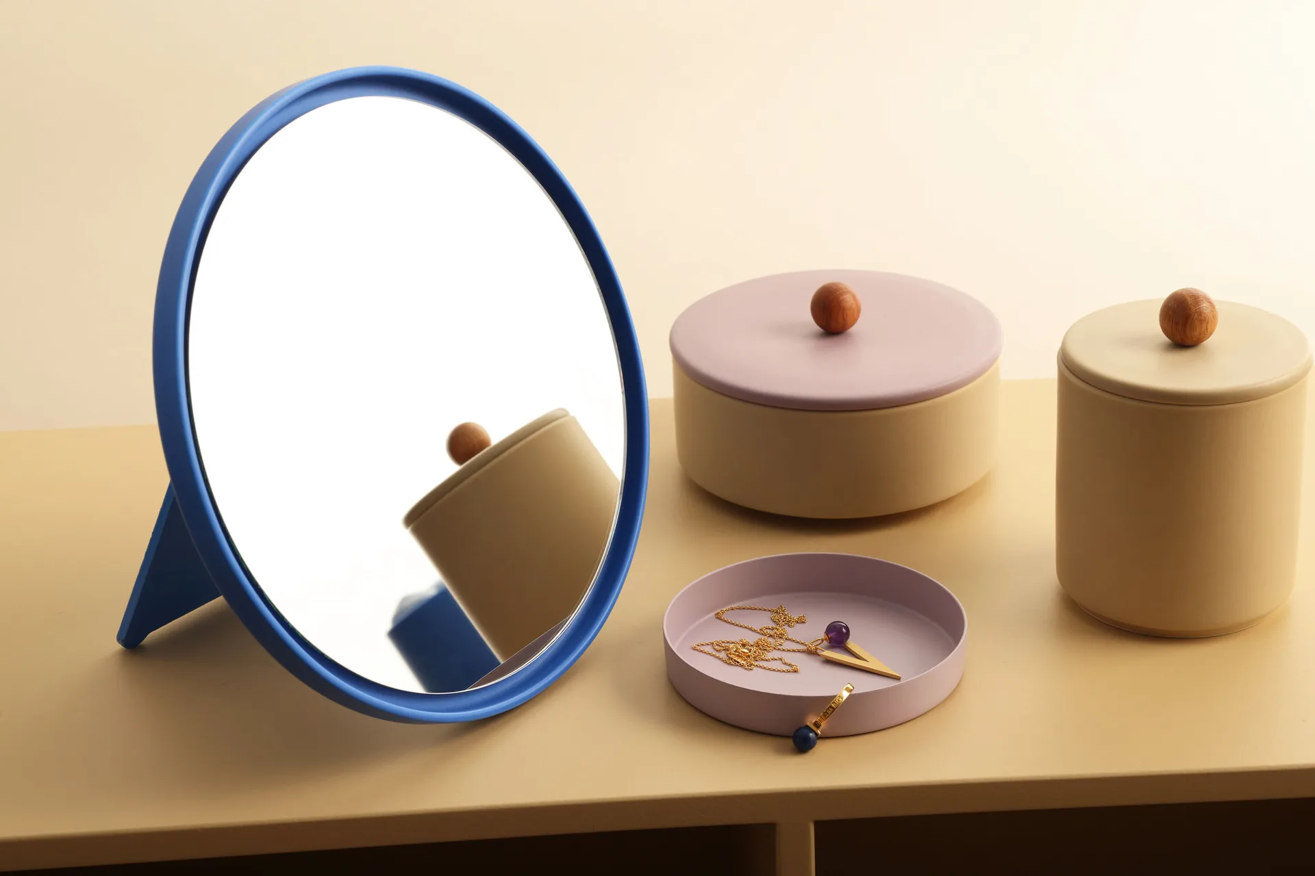 Miroir de table Mirror Mirror Ø21 cm, Cobalt blue Design Letters