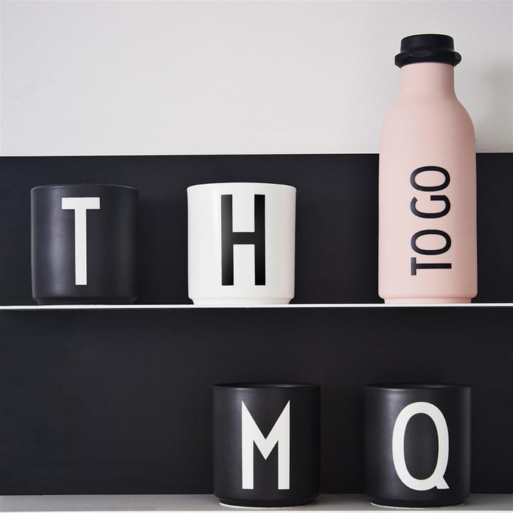 Mug Design Letters noir, O Design Letters