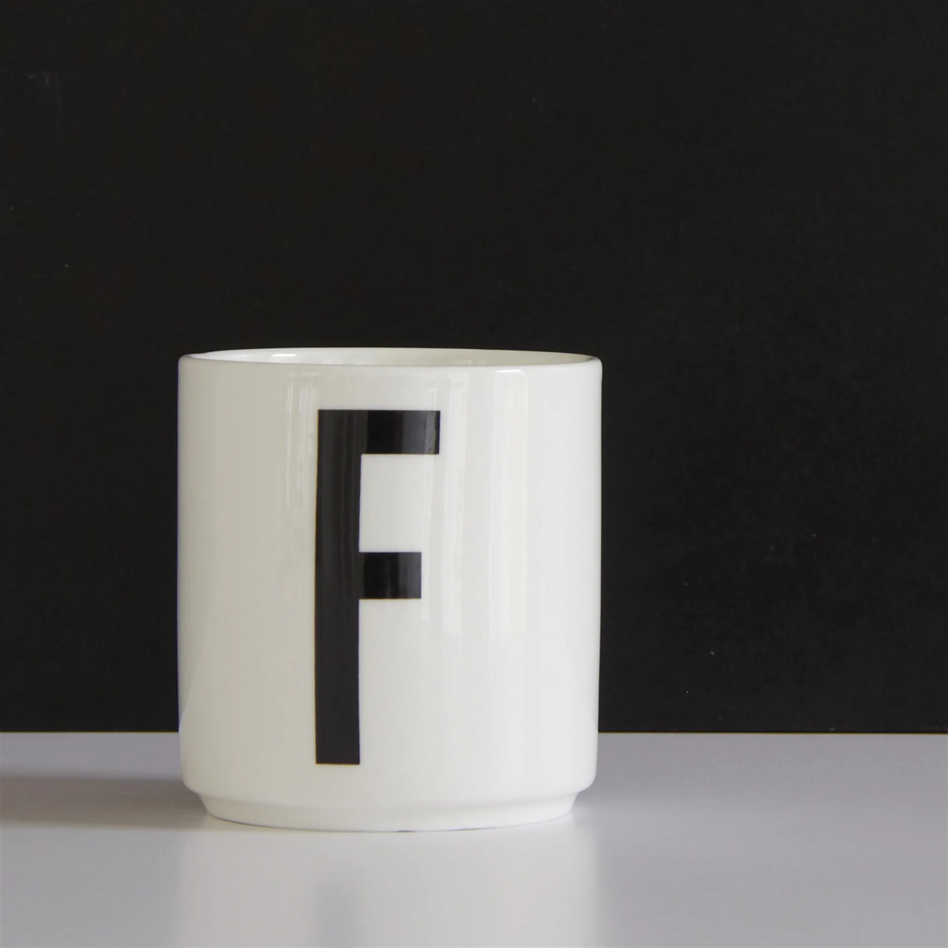 Tasse Design Letters, F Design Letters
